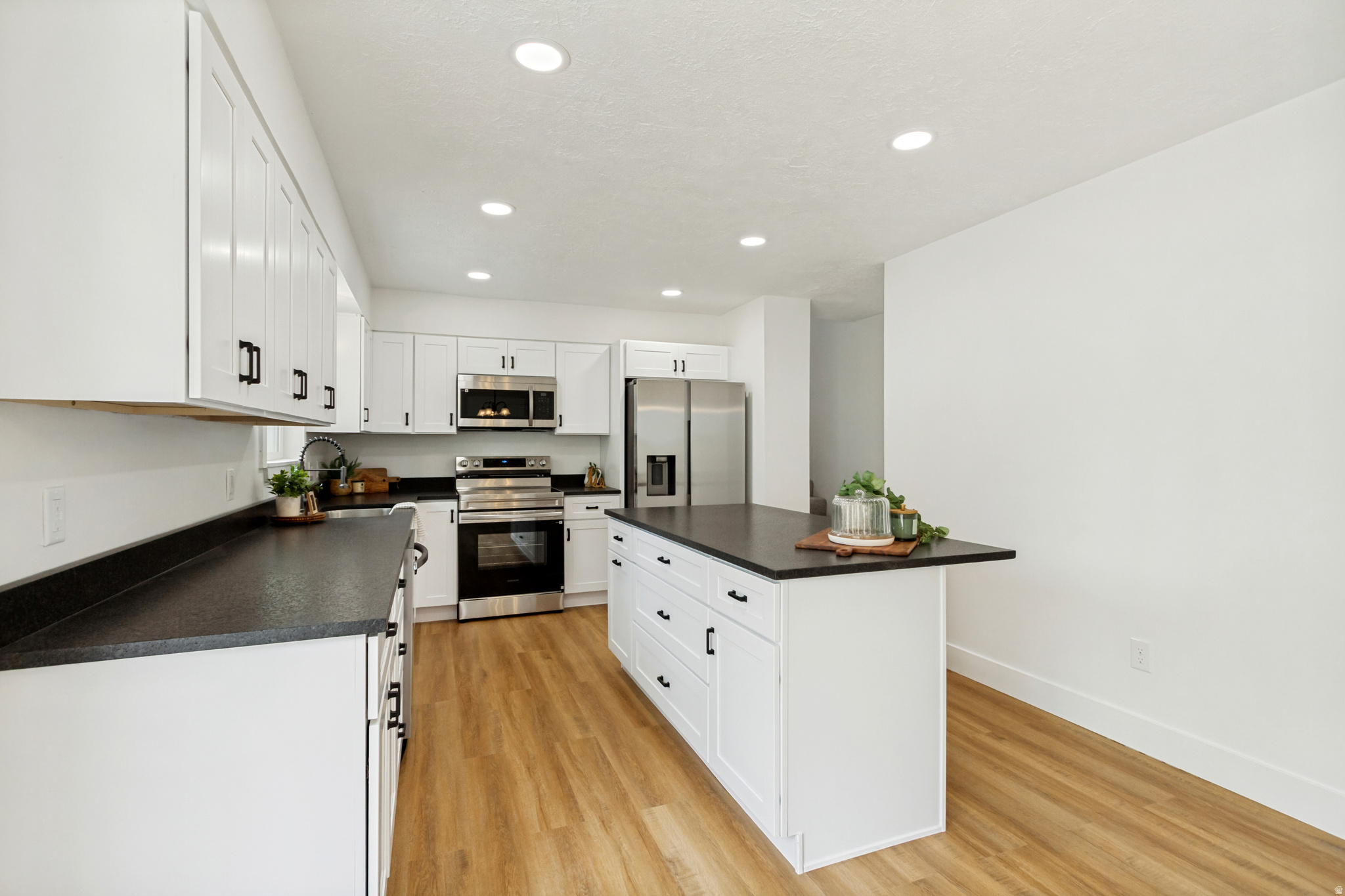 62 S CLARK LN