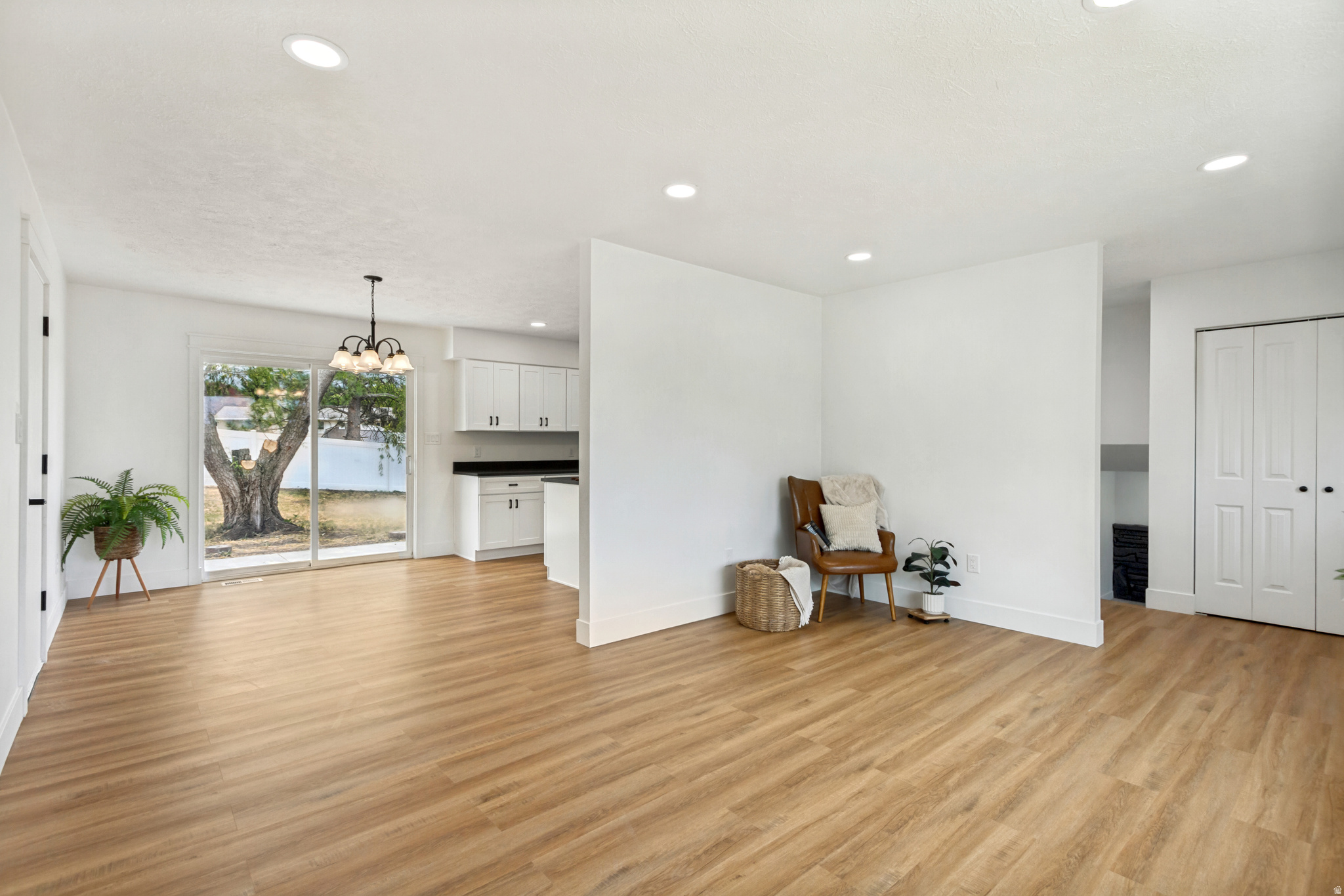 62 S CLARK LN
