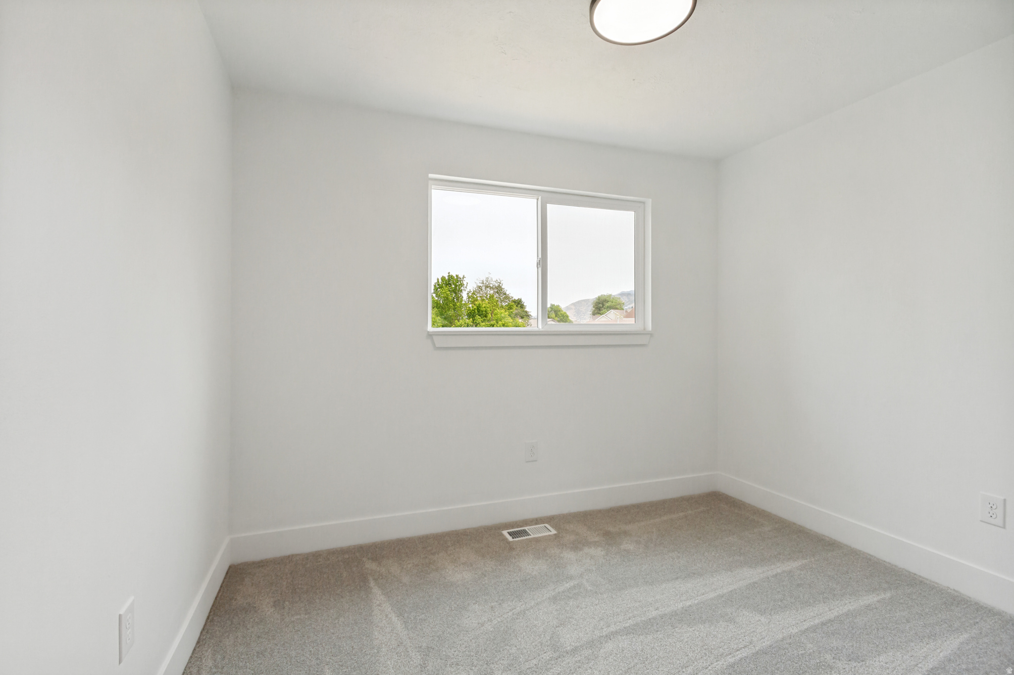62 S CLARK LN
