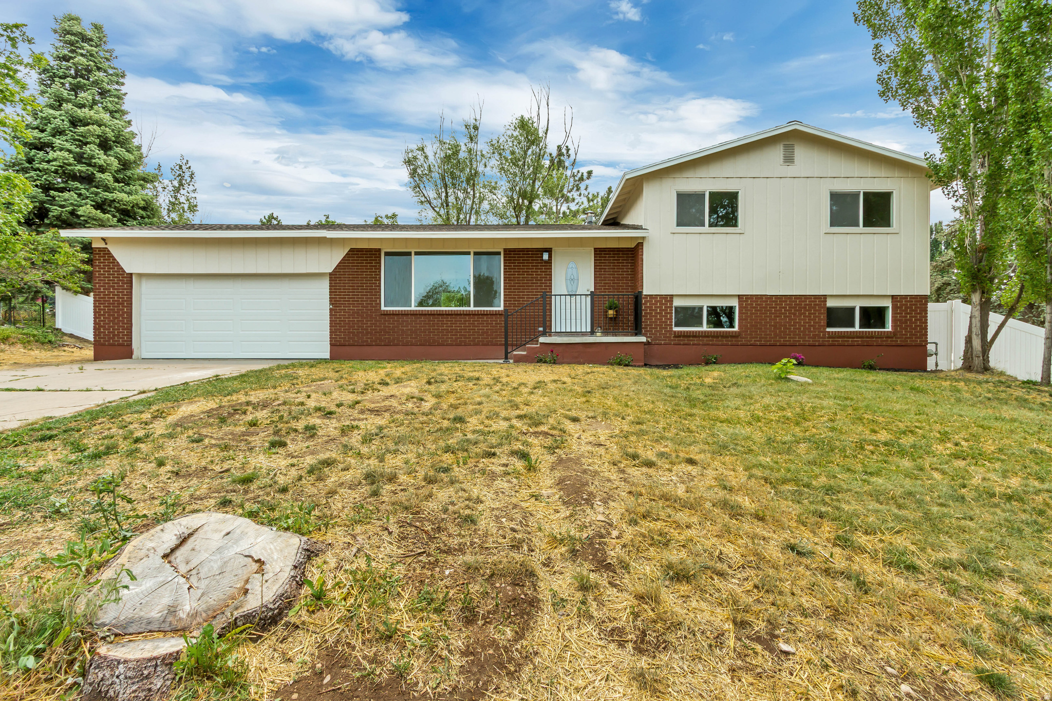 62 S CLARK LN