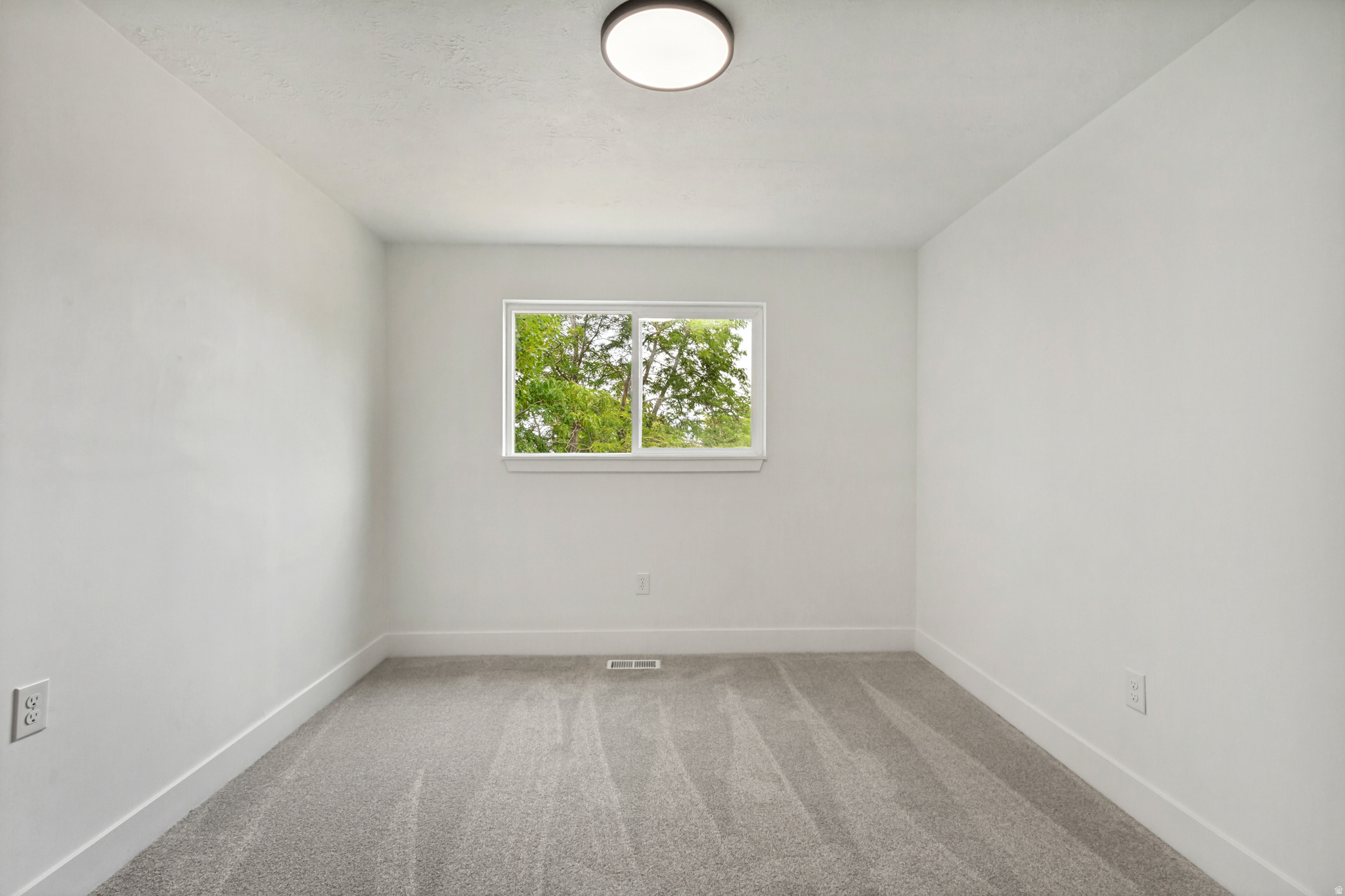 62 S CLARK LN