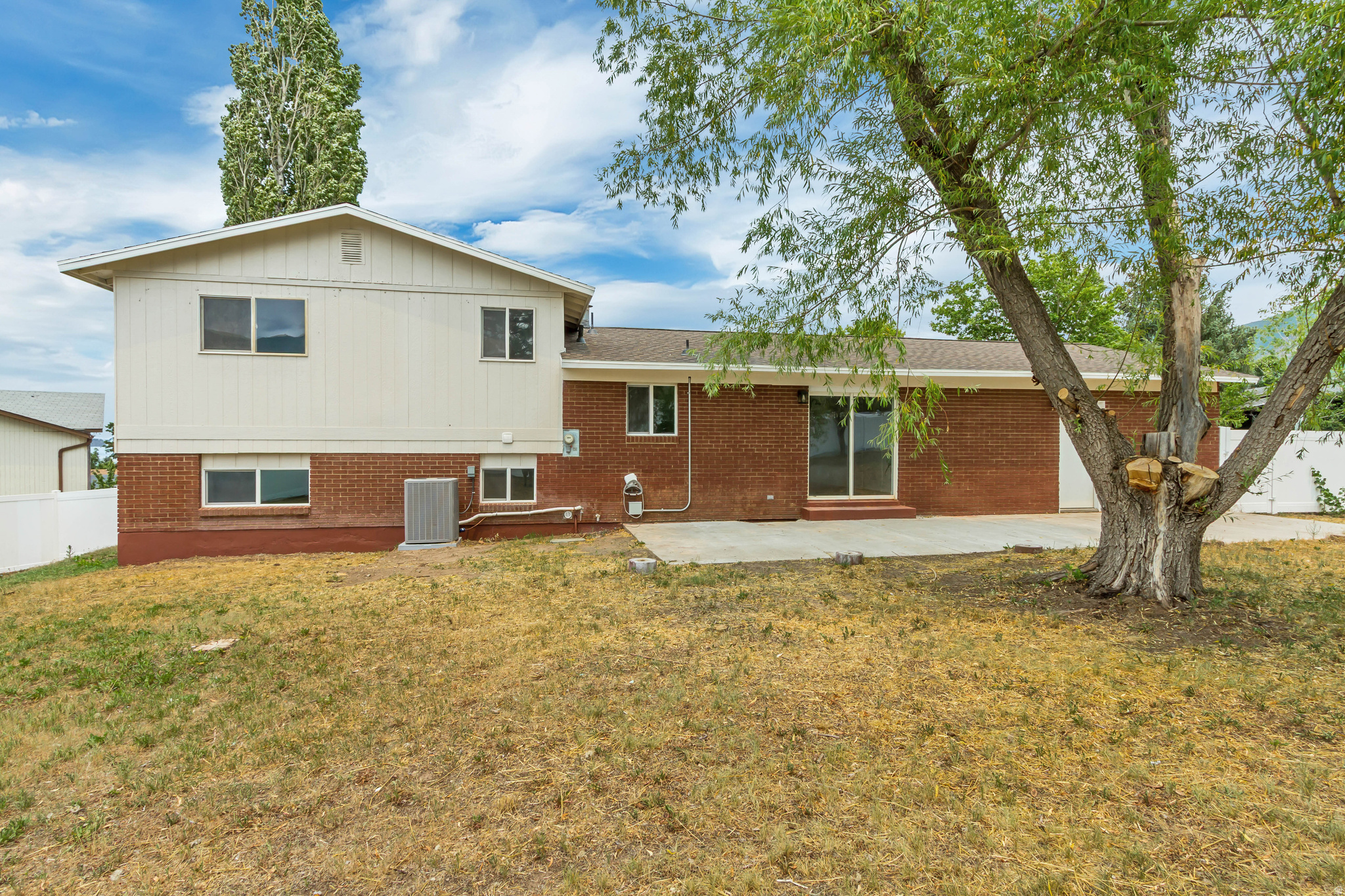 62 S CLARK LN