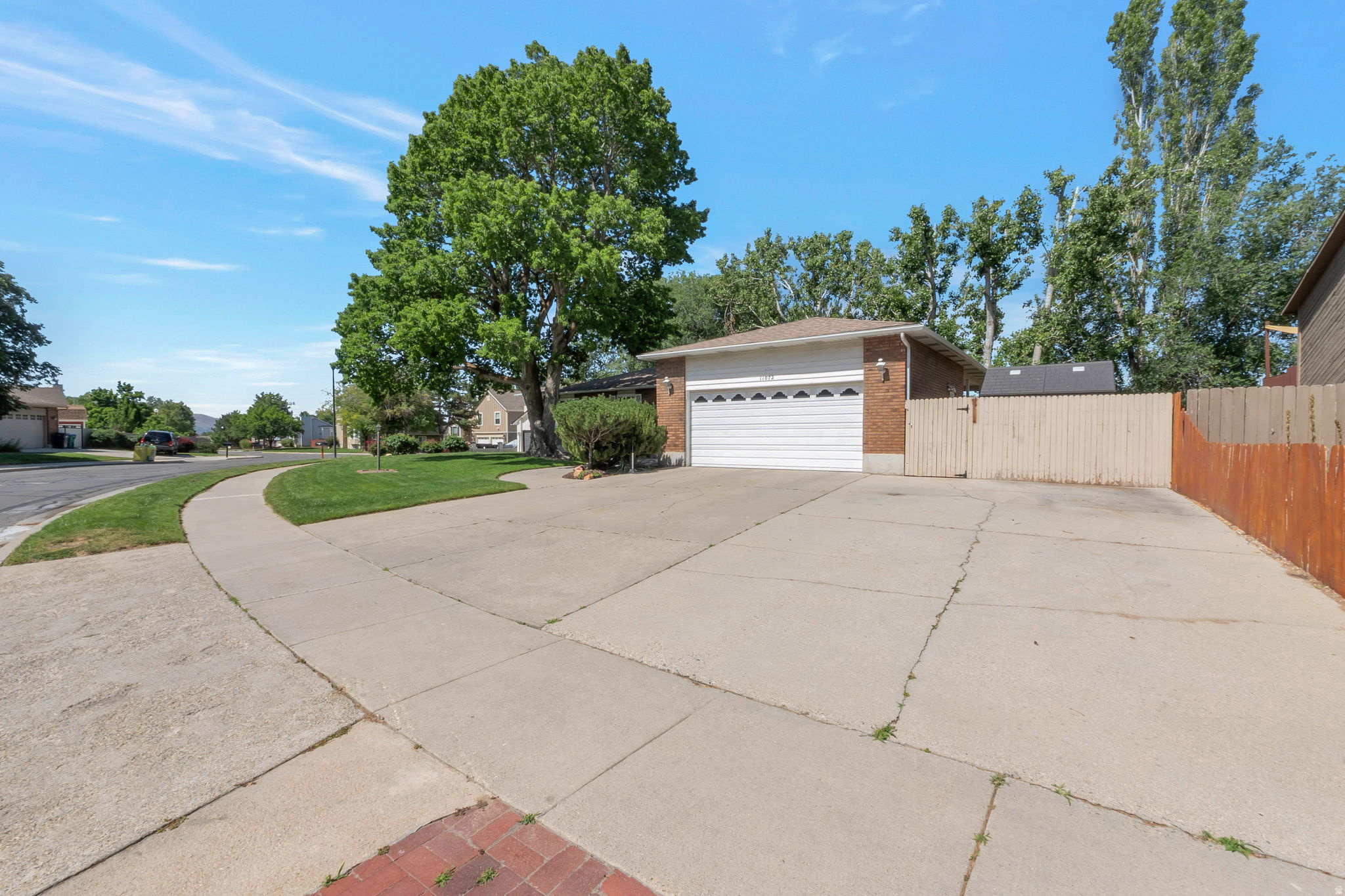 11072 S WINDY PEAK RIDGE DR #32