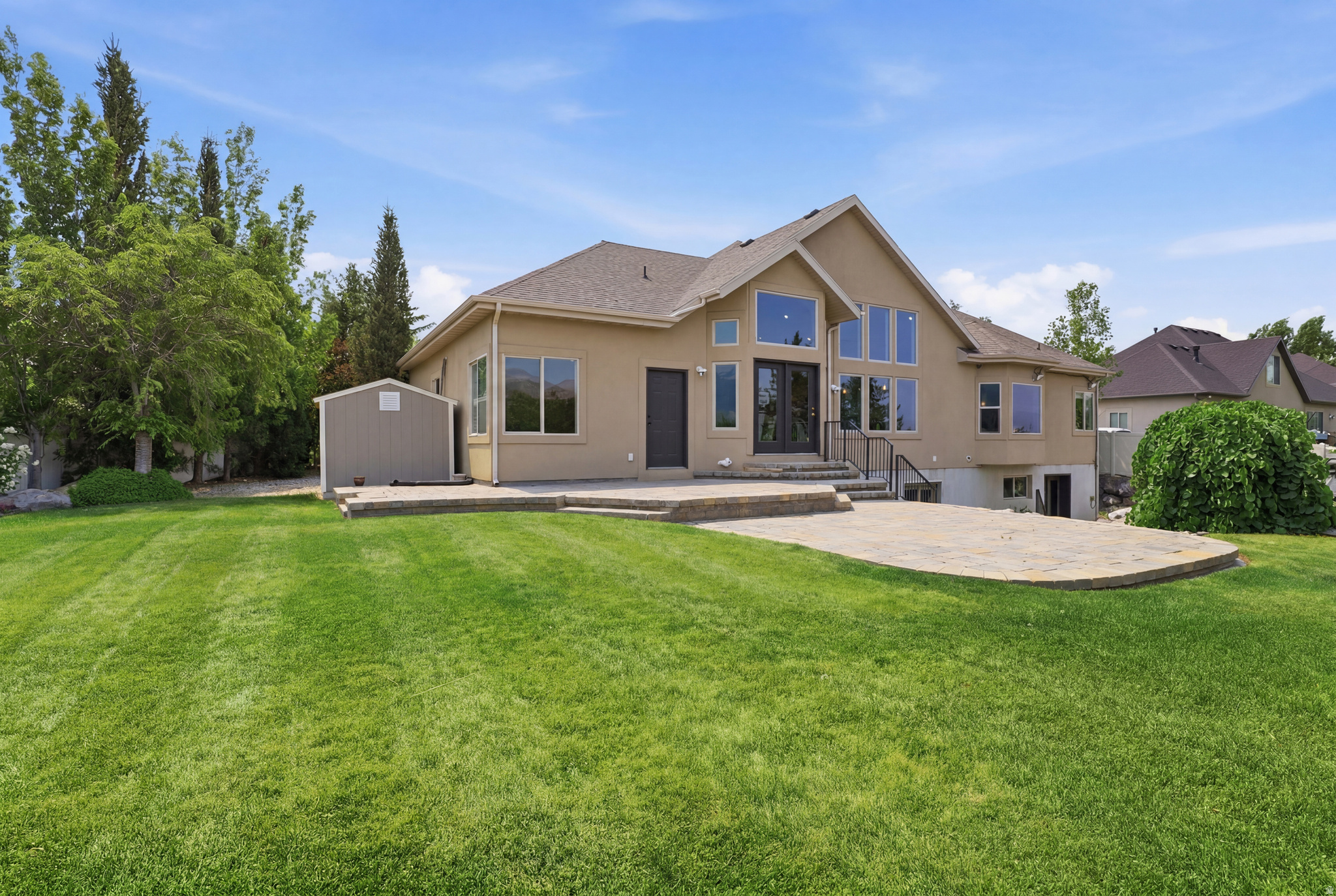 6748 W CANTERBURY DR
