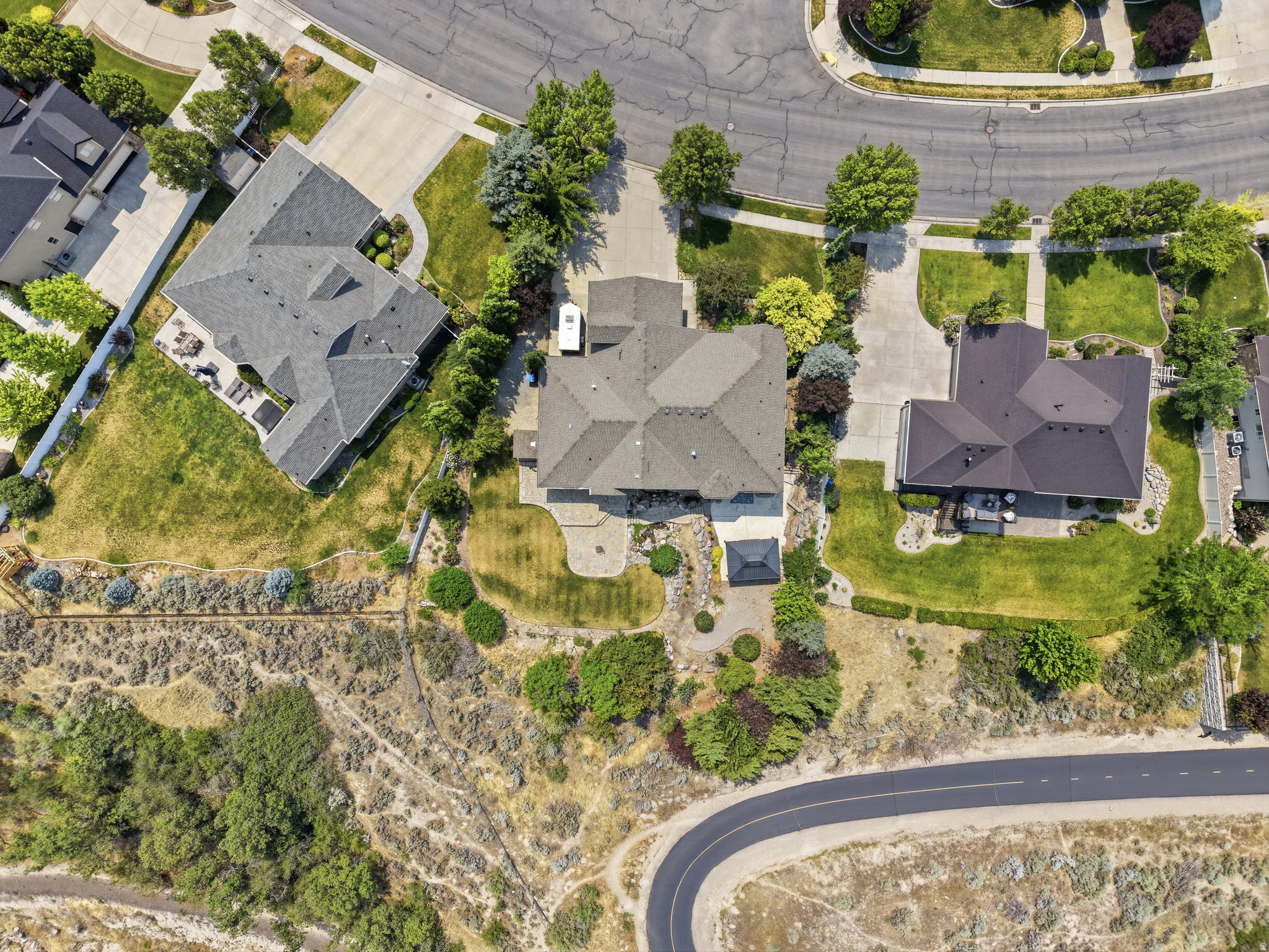 6748 W CANTERBURY DR