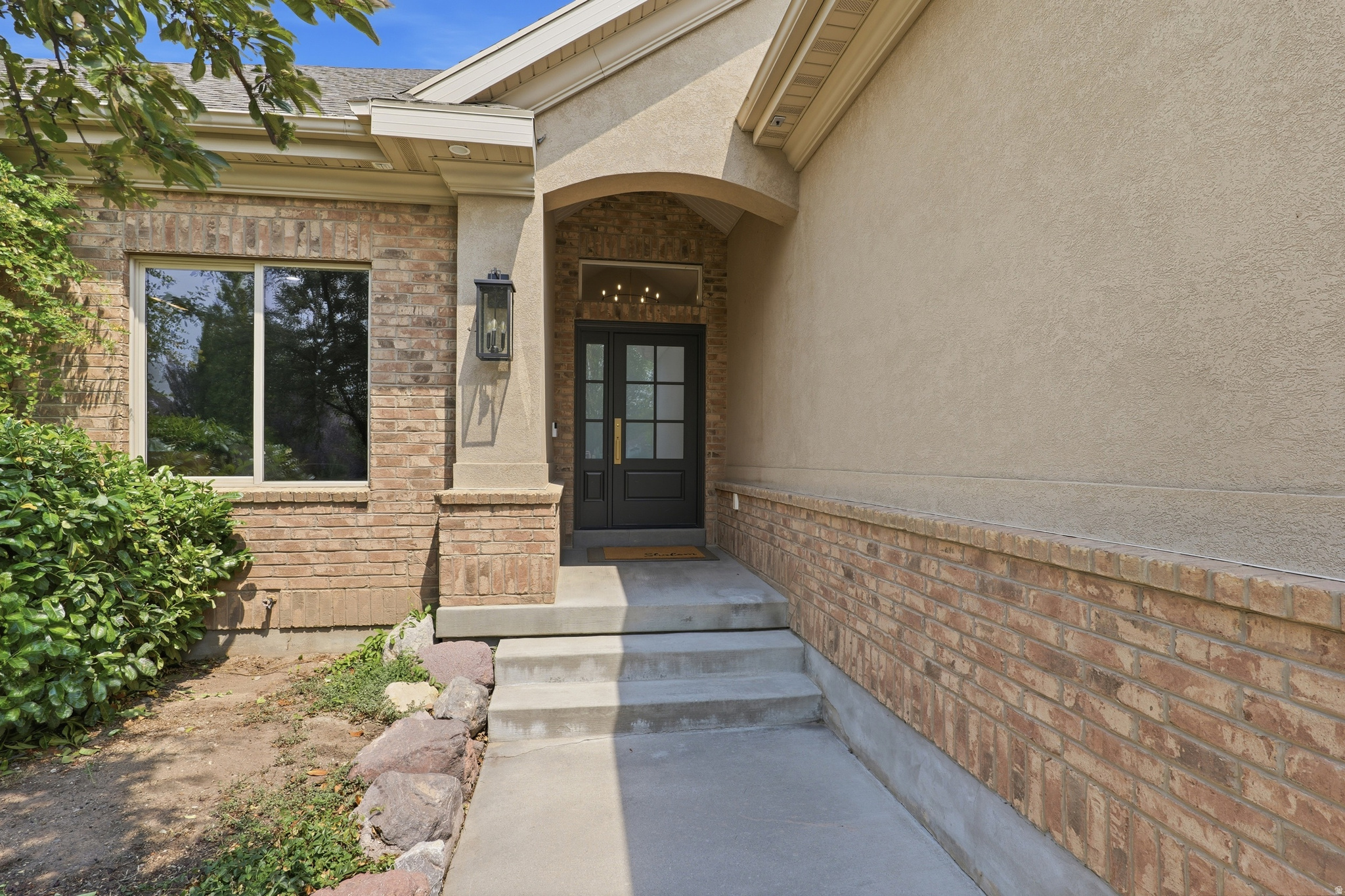 6748 W CANTERBURY DR