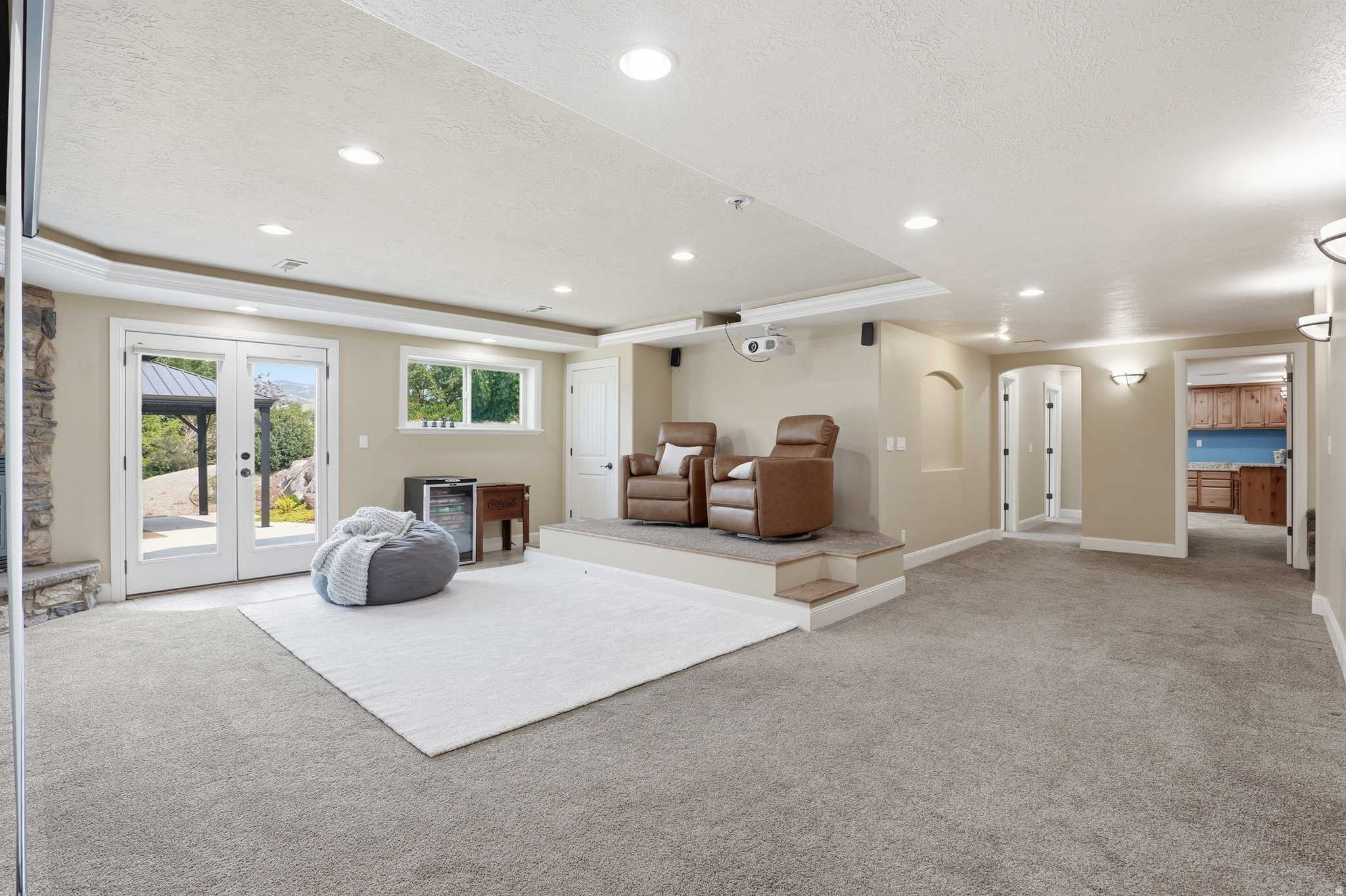 6748 W CANTERBURY DR