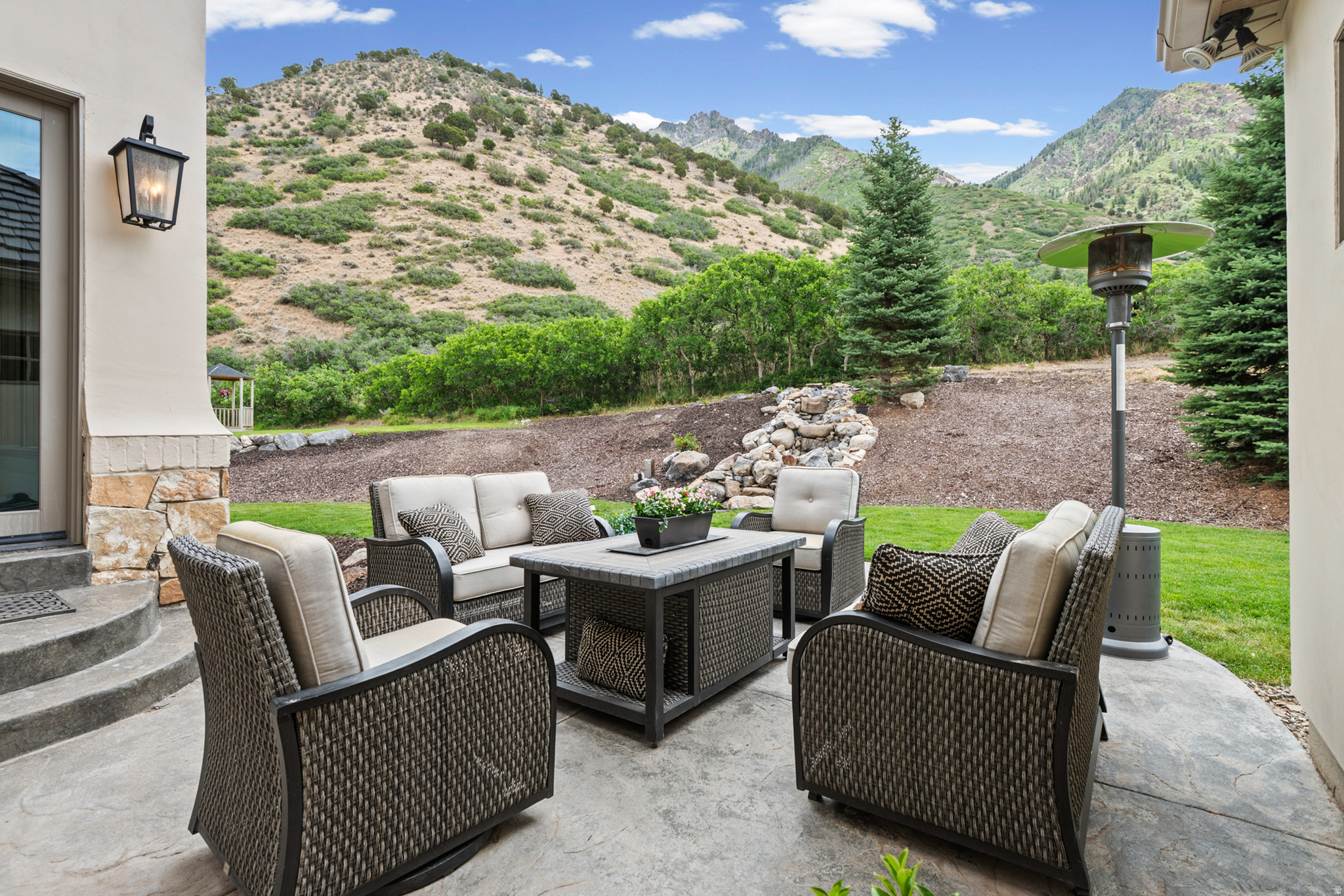 1454 E BALD MOUNTAIN CIR