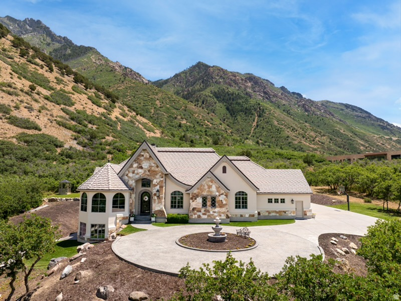 1454 E BALD MOUNTAIN CIR