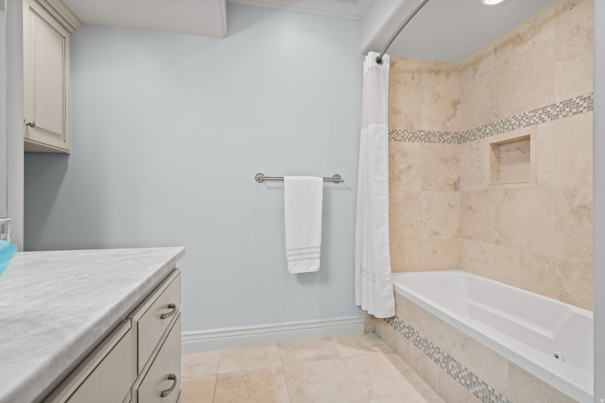 1454 E BALD MOUNTAIN CIR