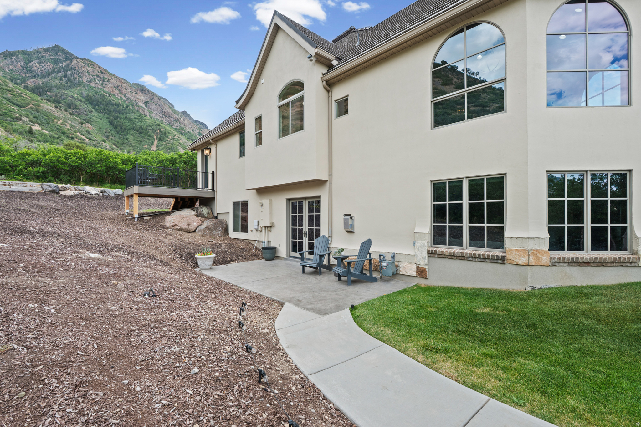 1454 E BALD MOUNTAIN CIR