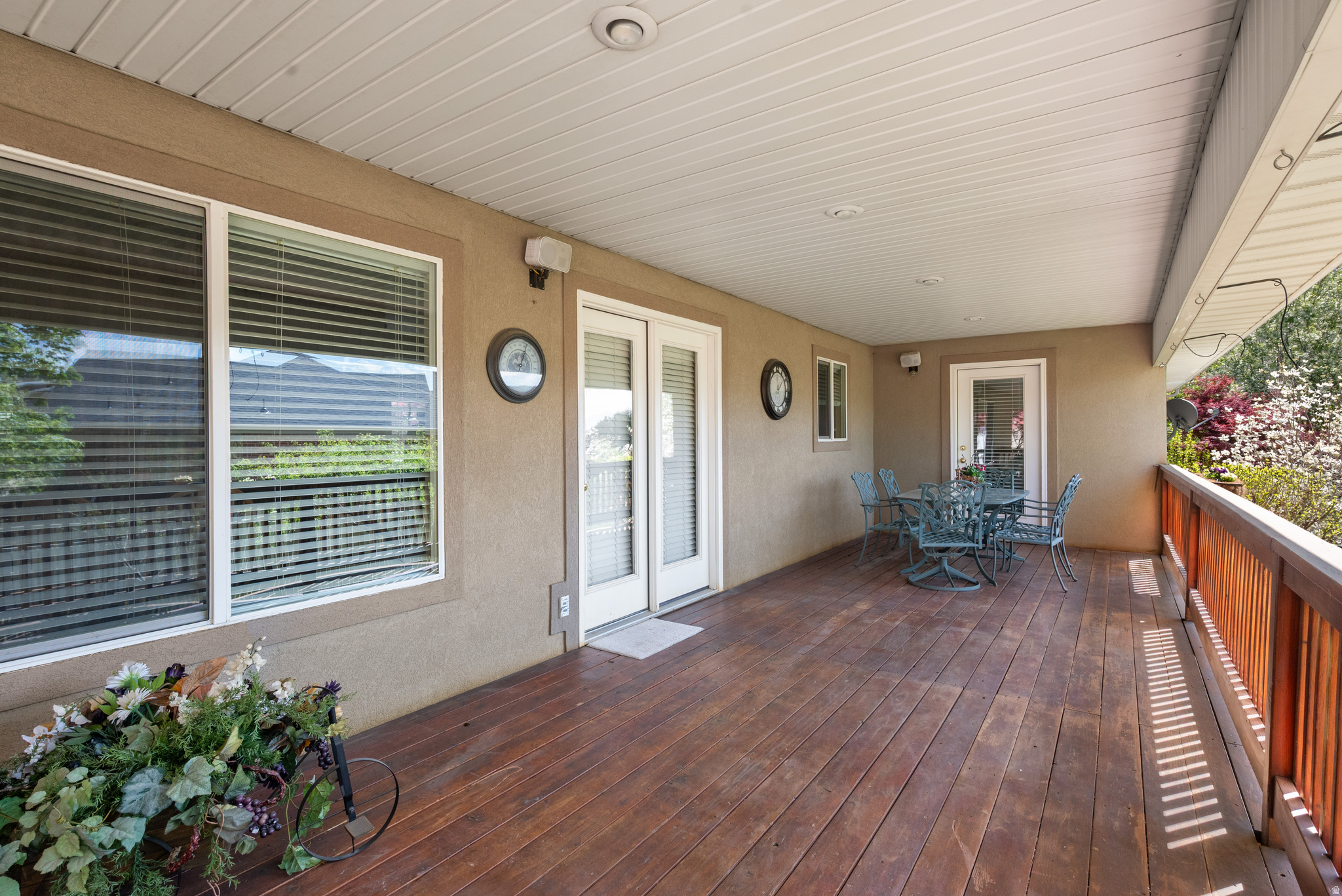 3957 W HONEY LOCUST LN