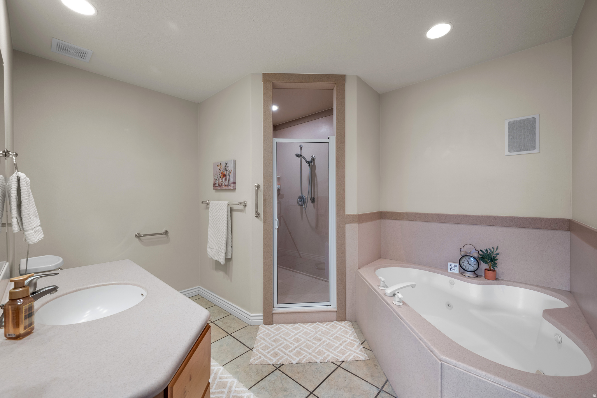 3957 W HONEY LOCUST LN