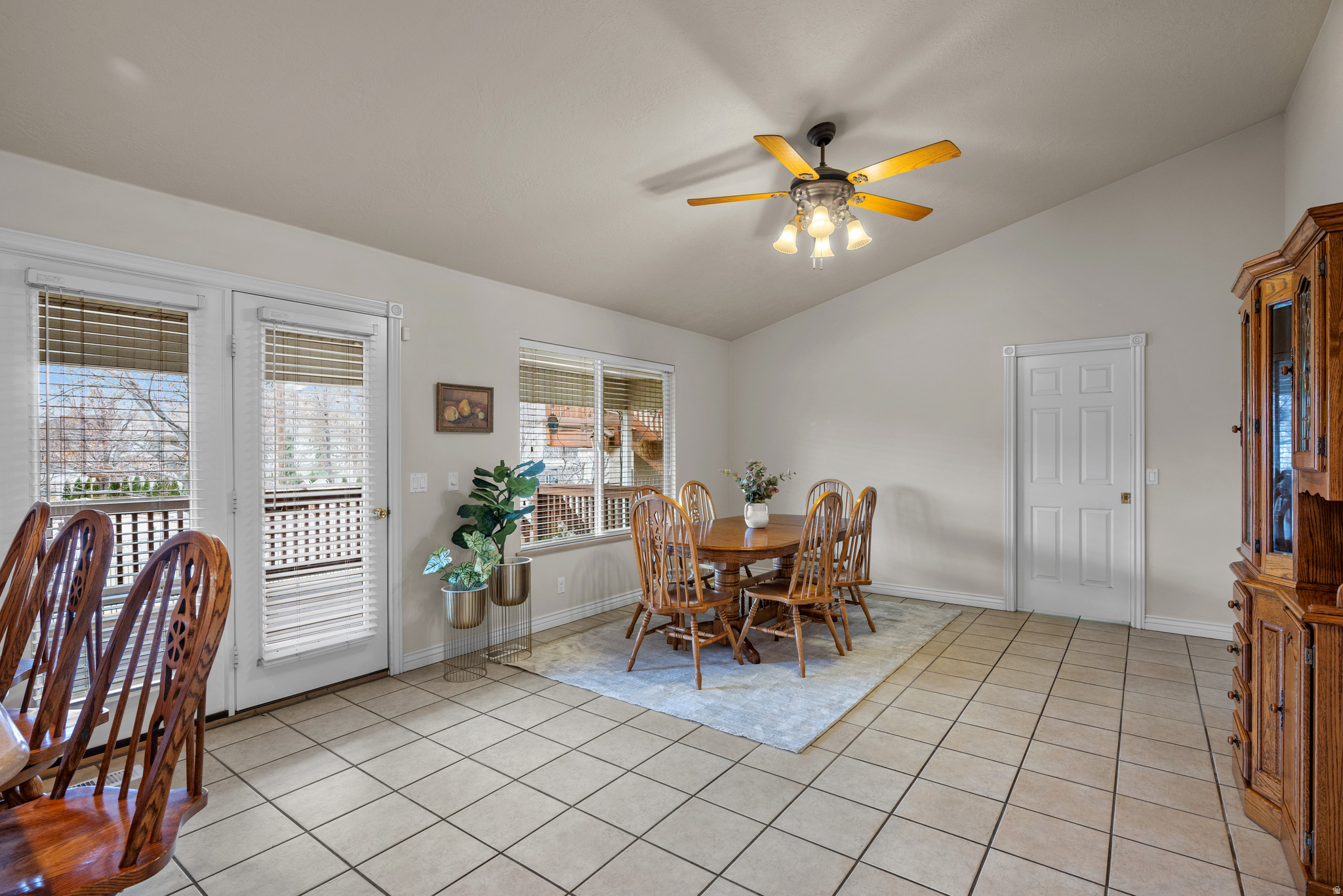 3957 W HONEY LOCUST LN