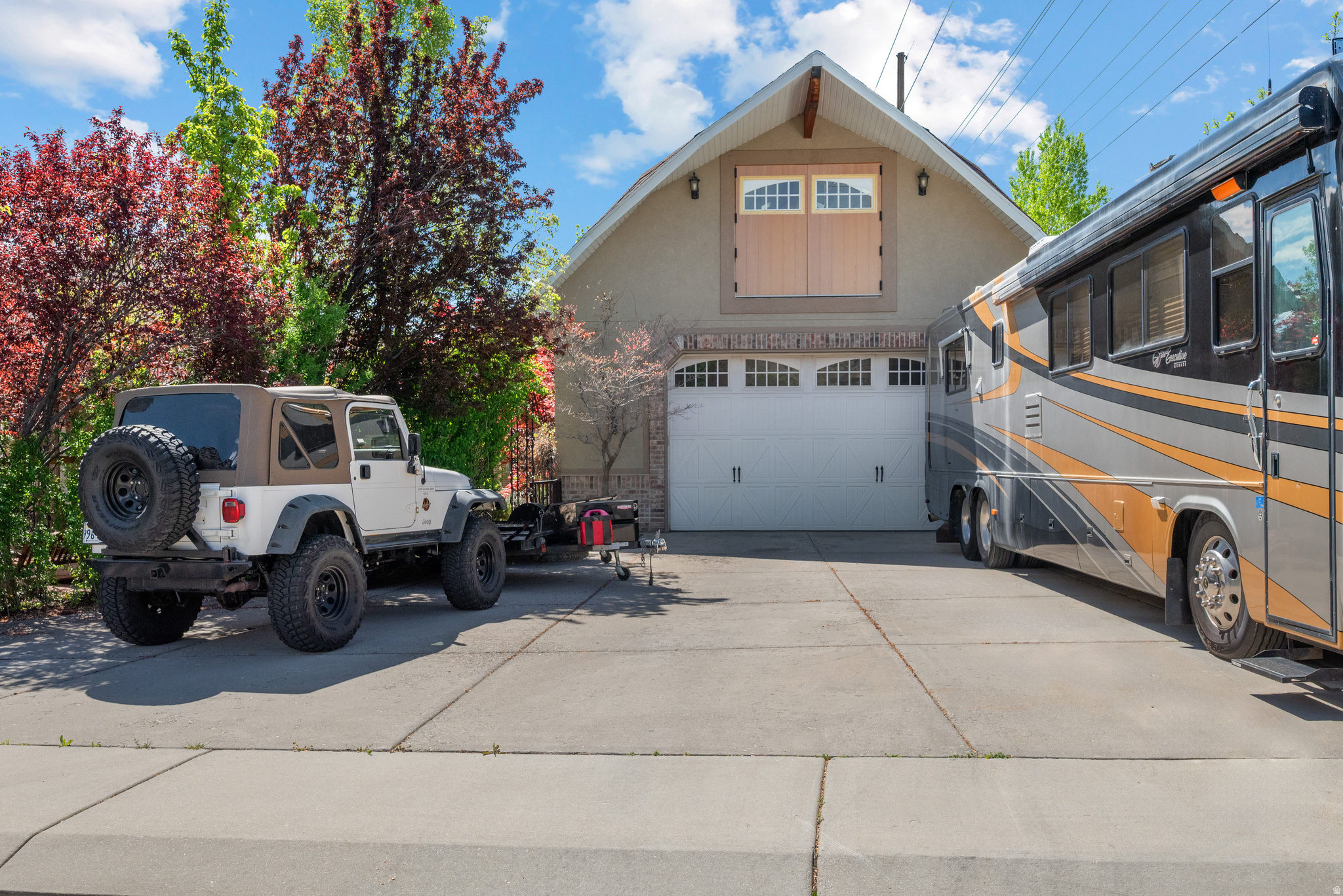 3957 W HONEY LOCUST LN