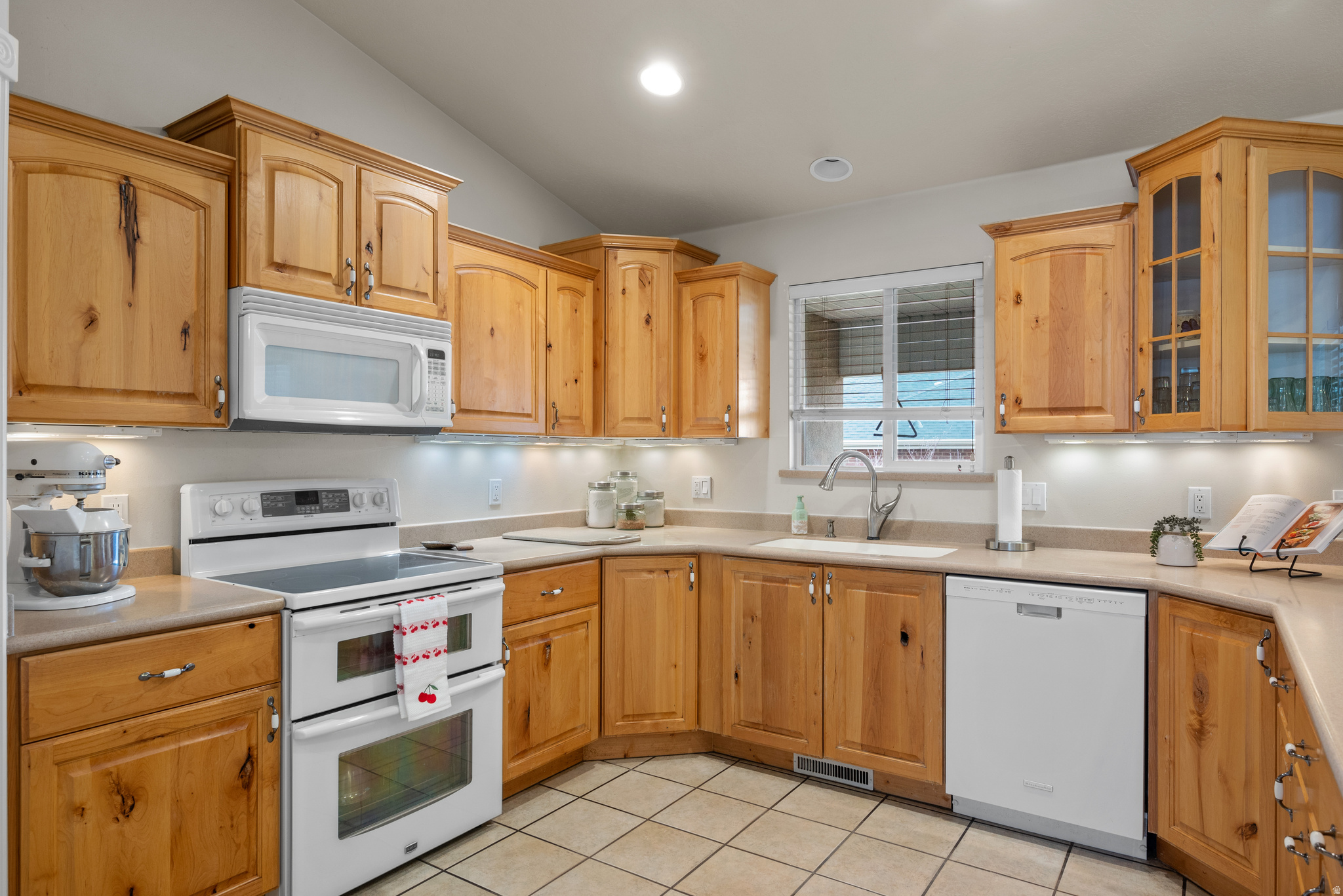 3957 W HONEY LOCUST LN