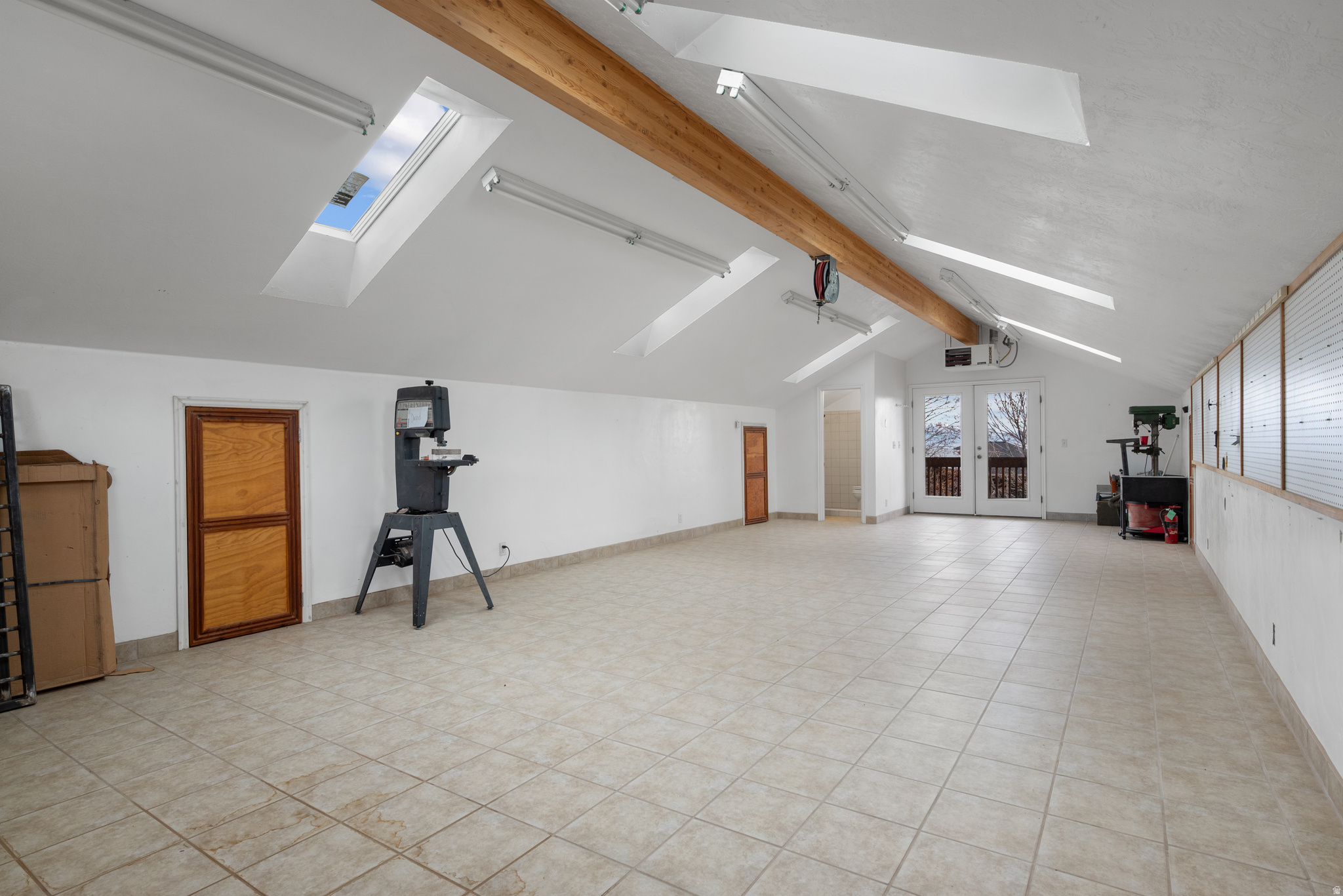 3957 W HONEY LOCUST LN