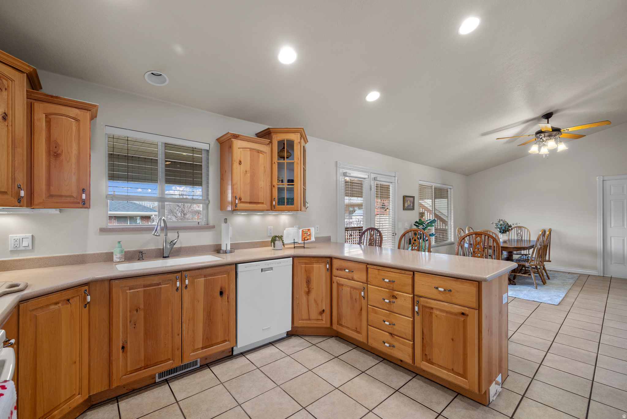 3957 W HONEY LOCUST LN