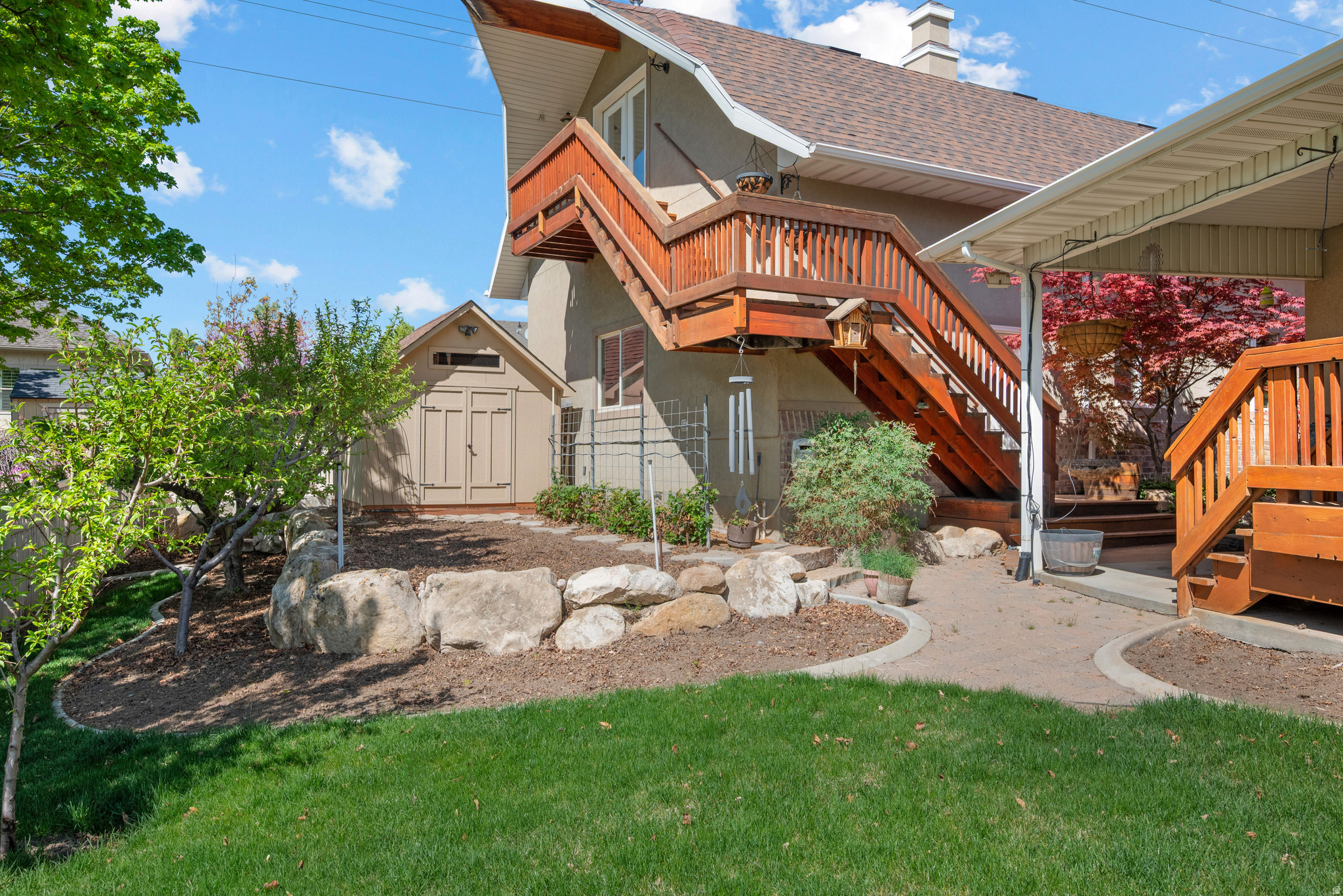 3957 W HONEY LOCUST LN