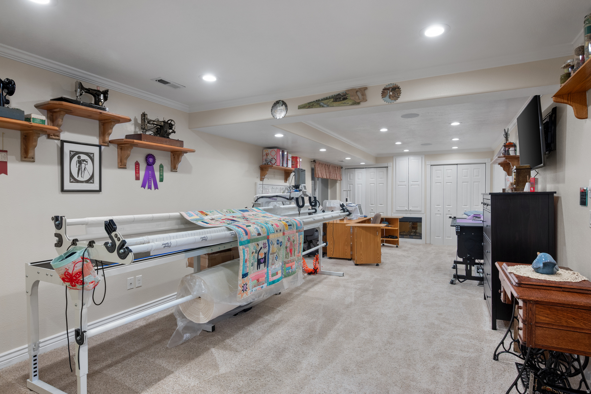 3957 W HONEY LOCUST LN
