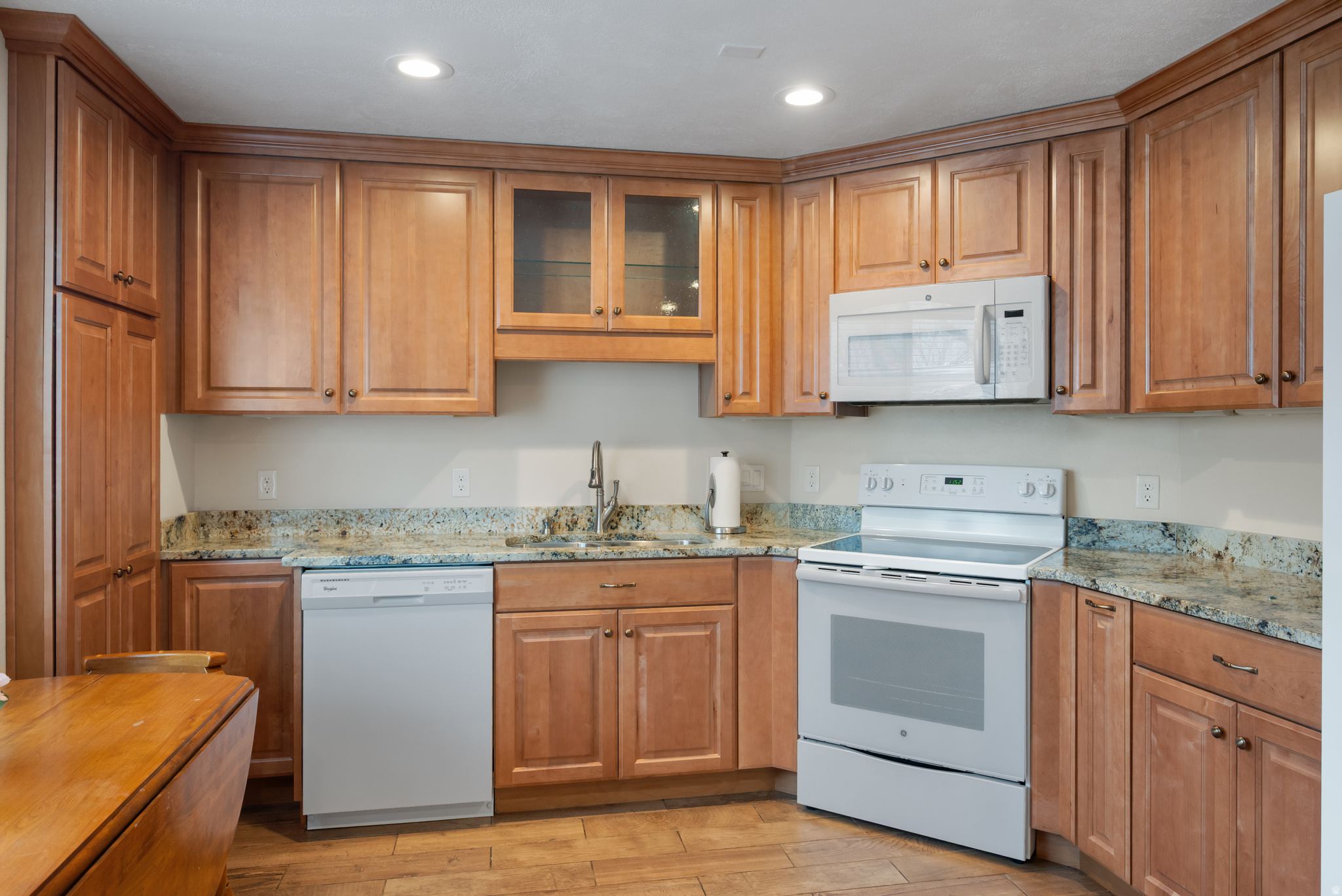 3957 W HONEY LOCUST LN