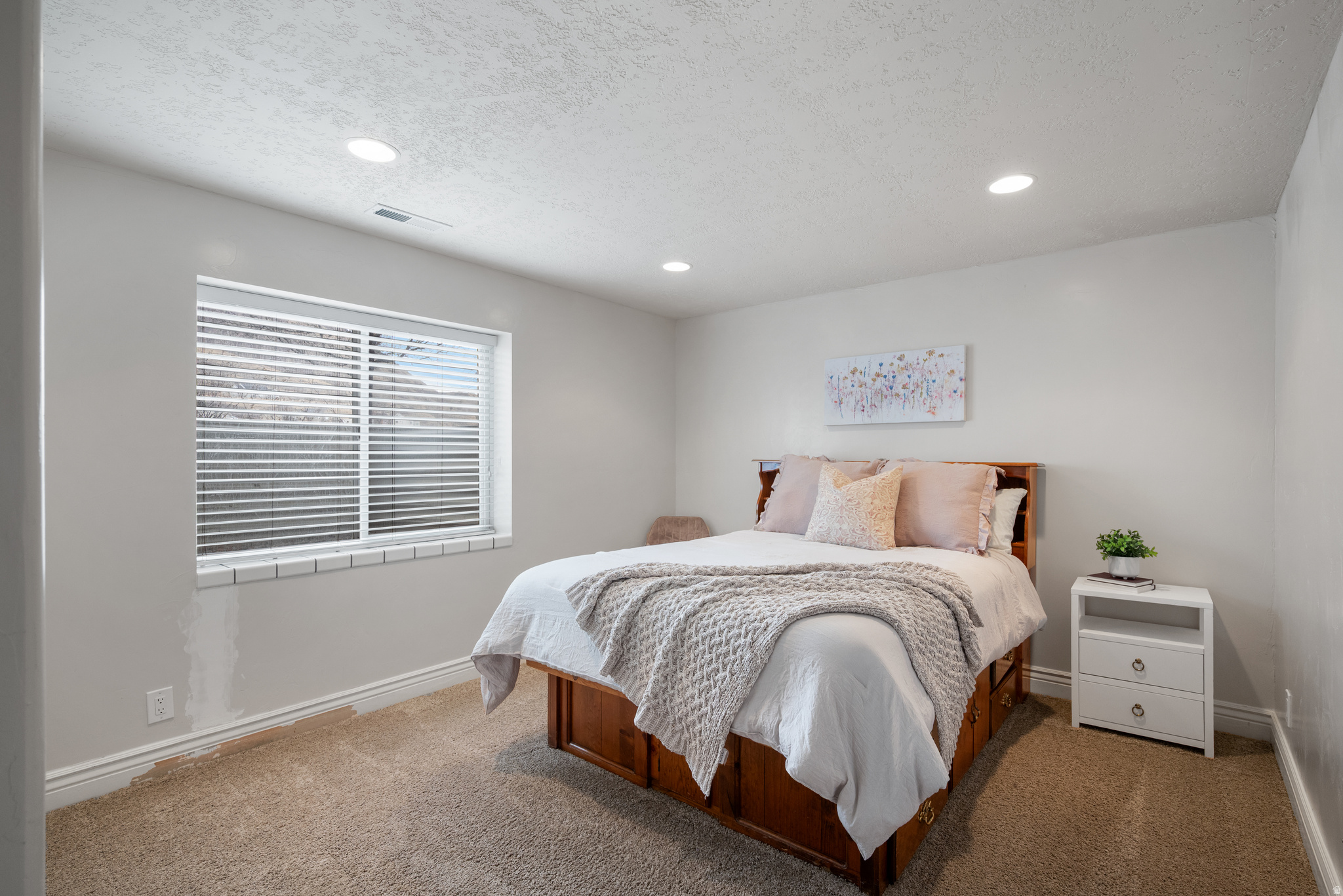 3957 W HONEY LOCUST LN
