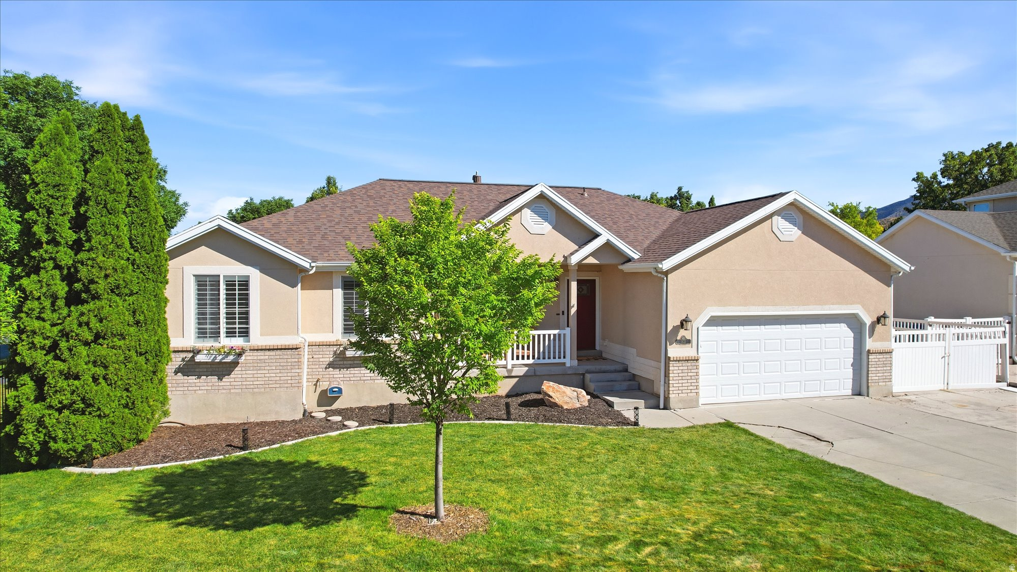103 E SETTLER RD