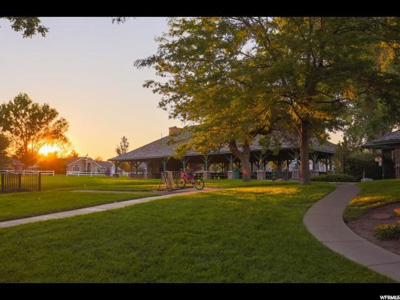 103 E SETTLER RD