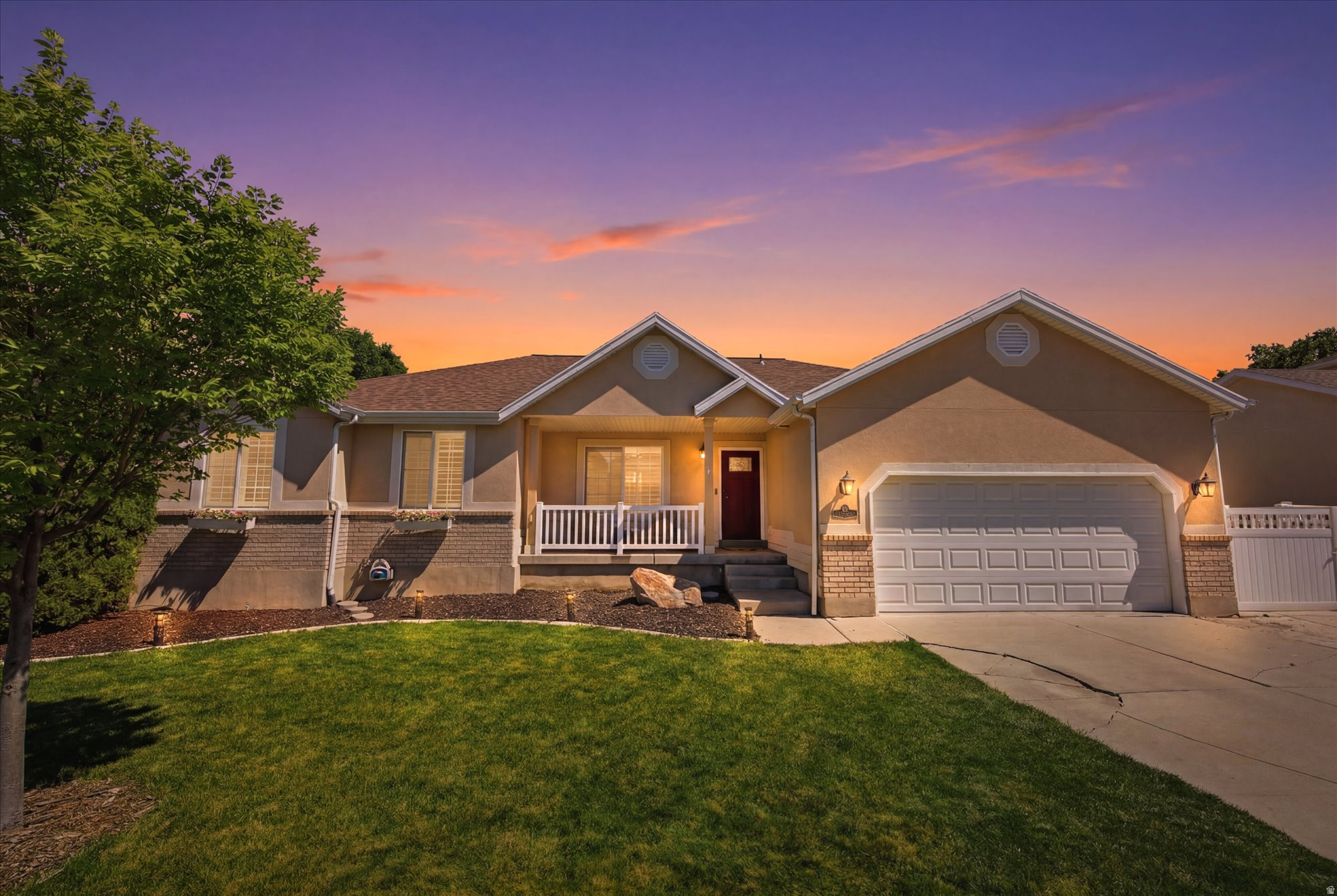 103 E SETTLER RD