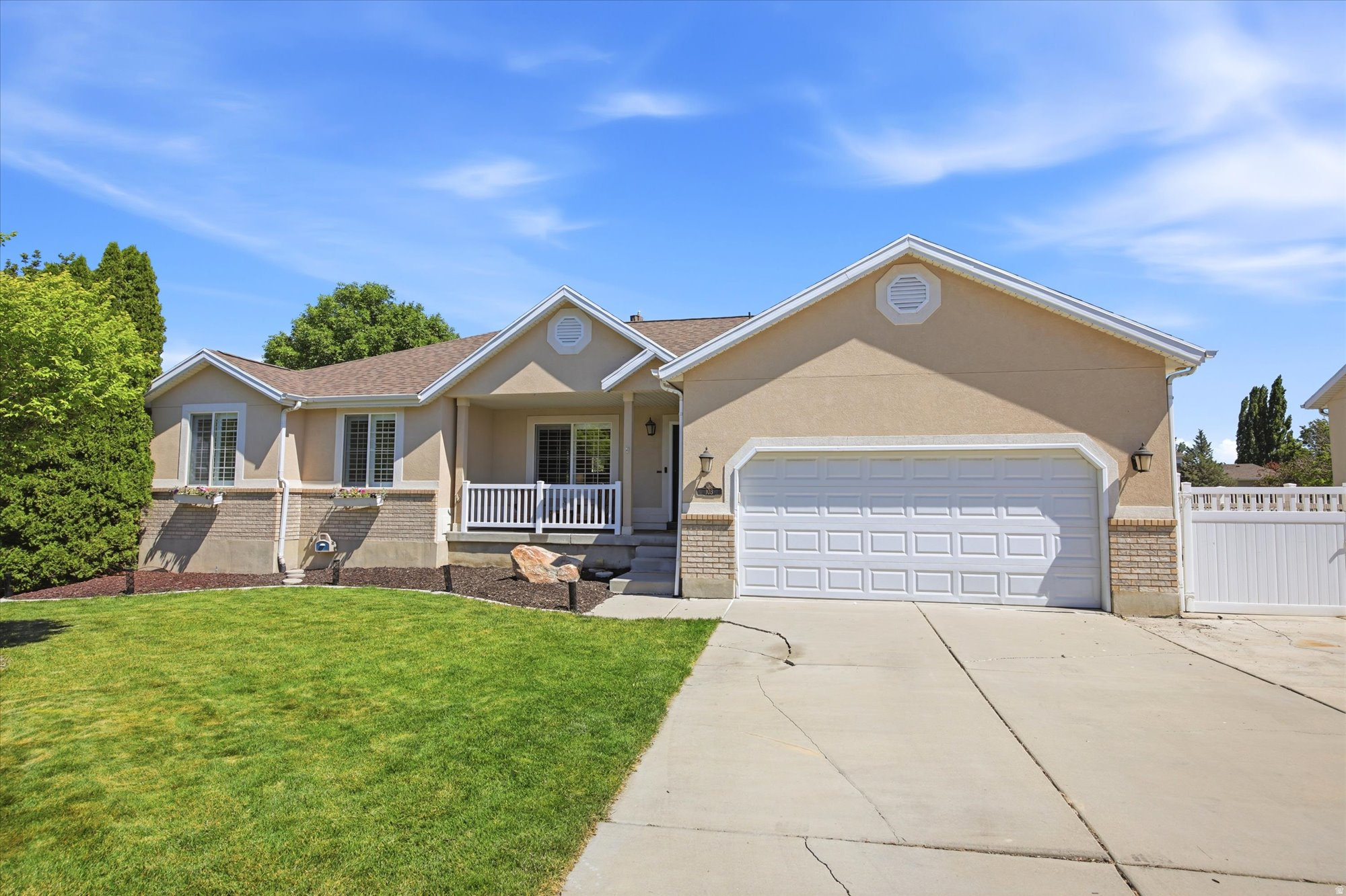 103 E SETTLER RD