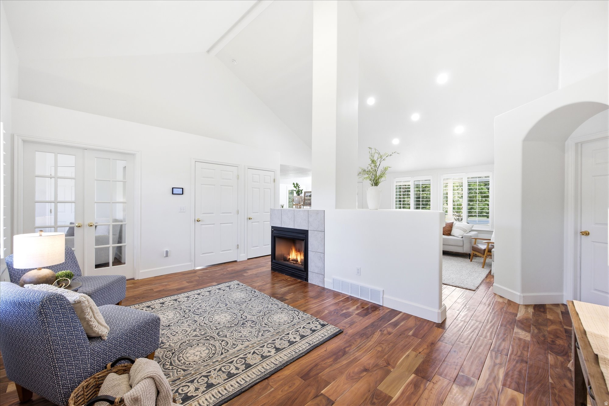 103 E SETTLER RD