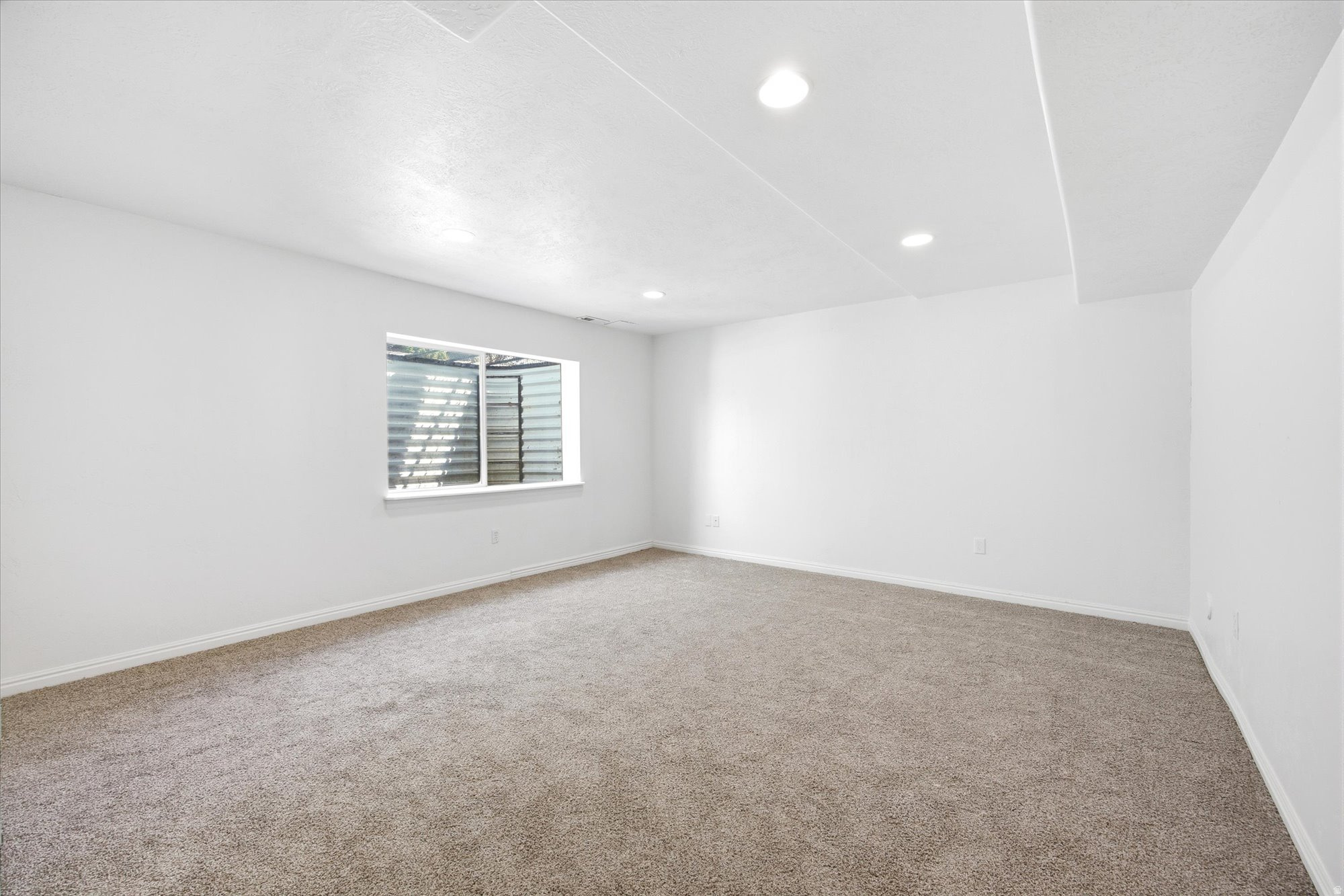103 E SETTLER RD