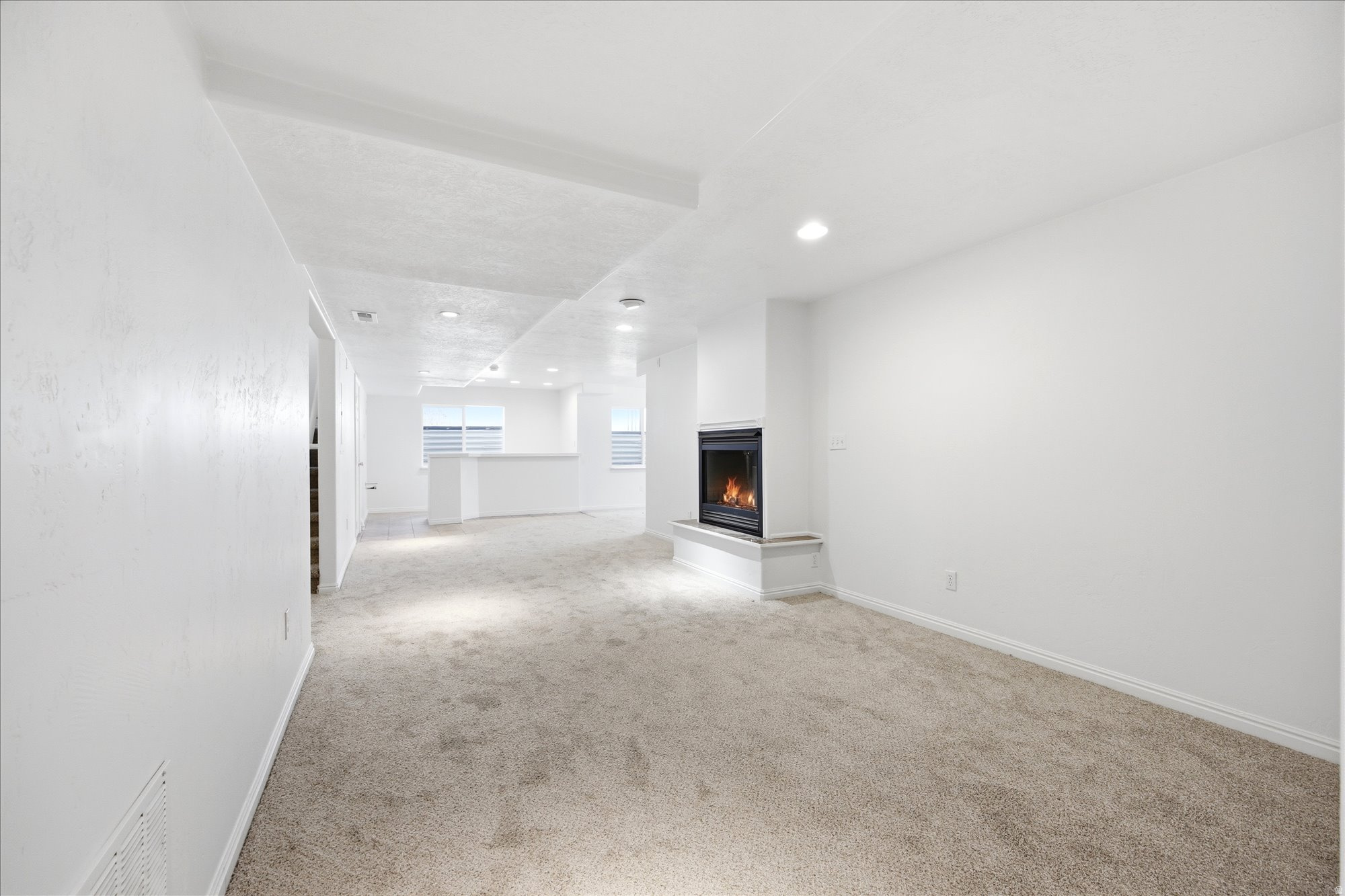 103 E SETTLER RD