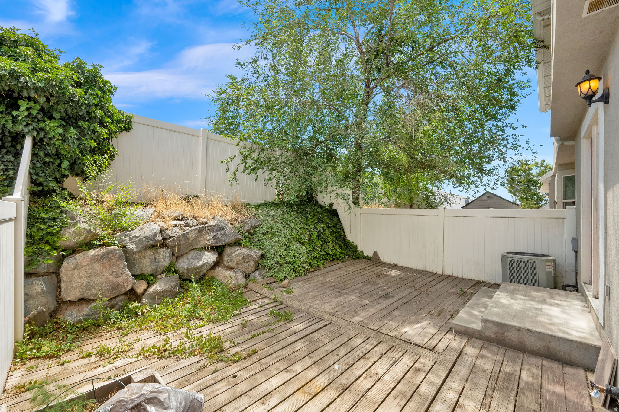 3876 N DAVENCOURT LOOP