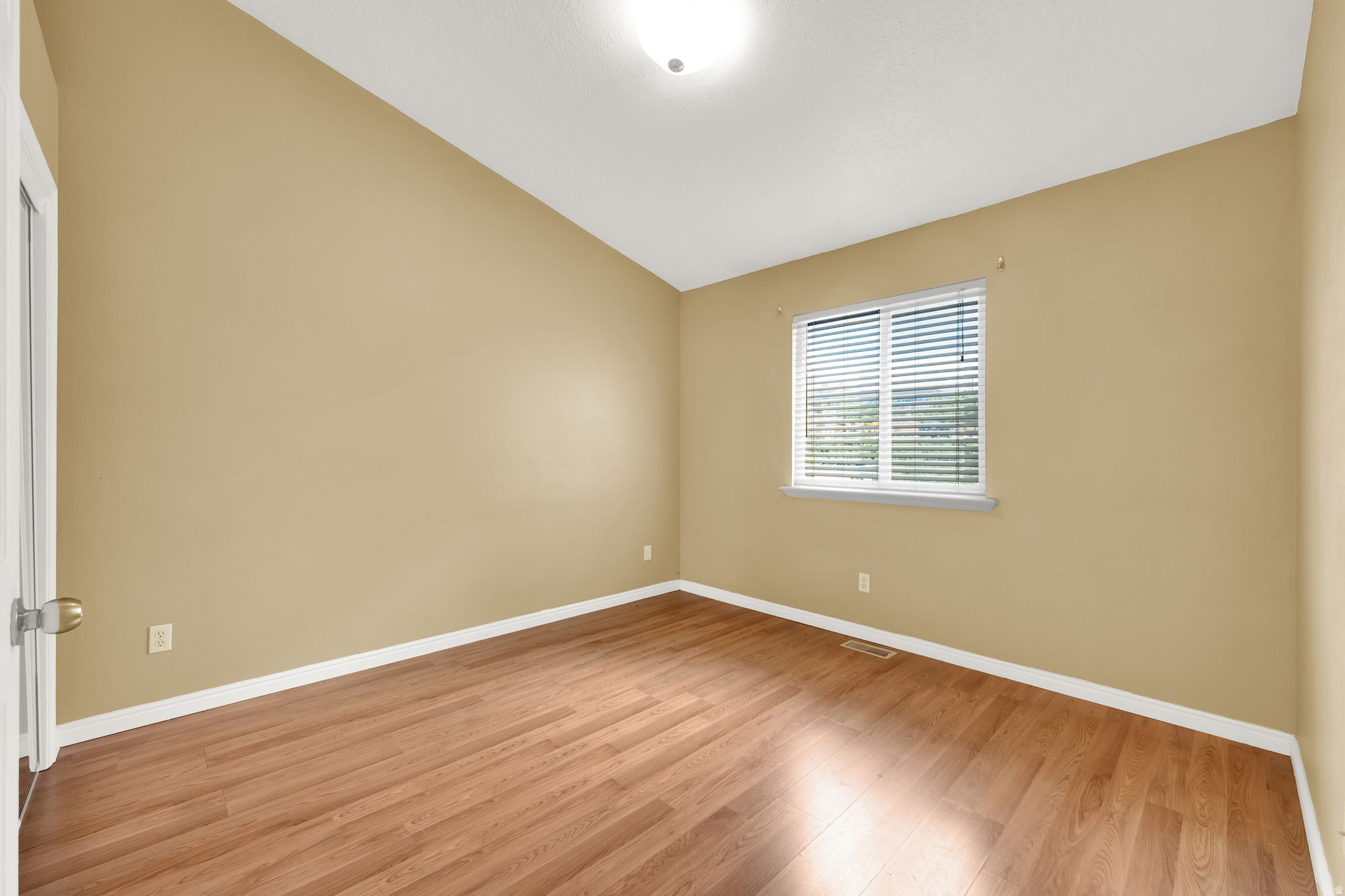 3876 N DAVENCOURT LOOP