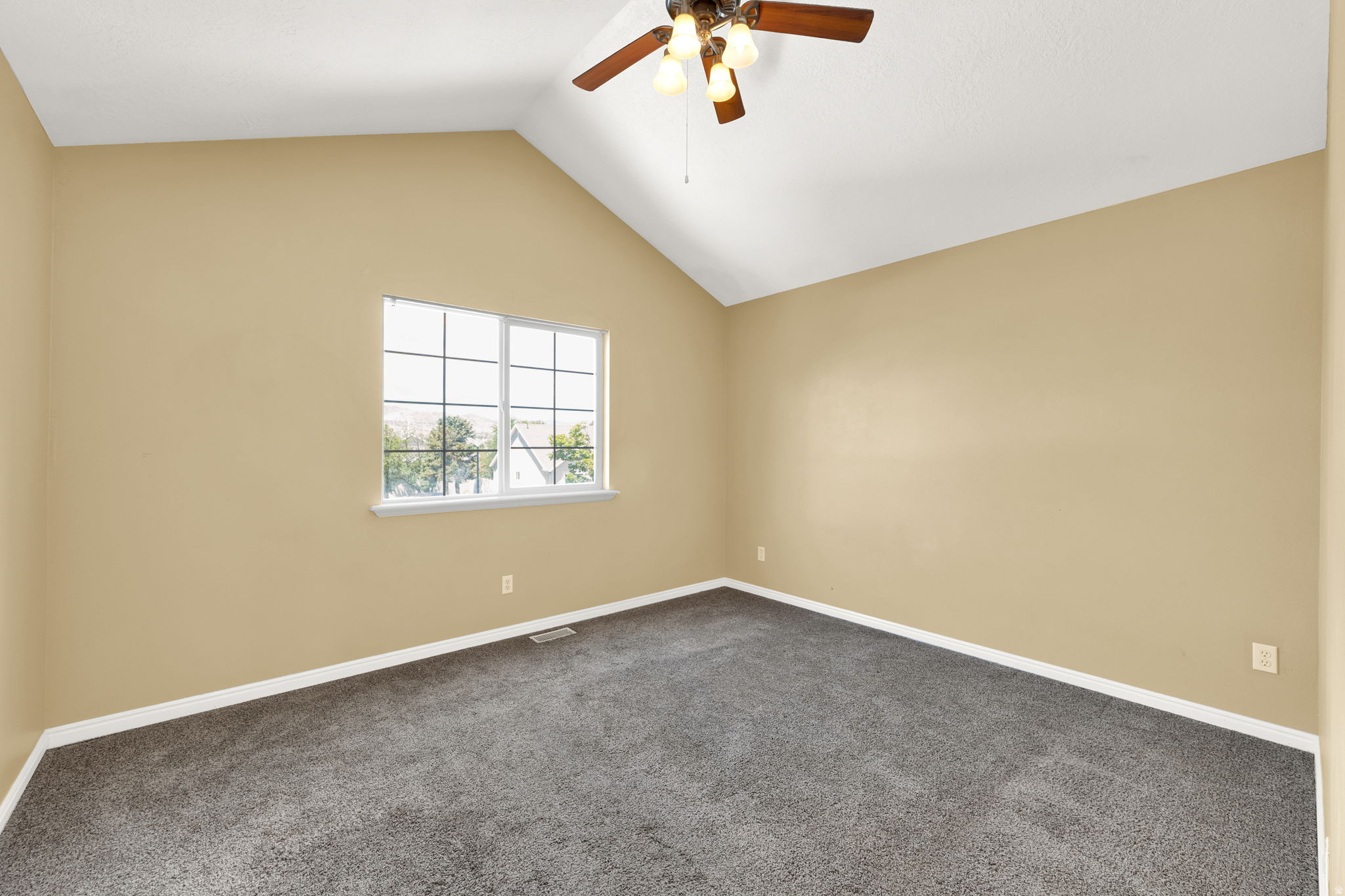 3876 N DAVENCOURT LOOP