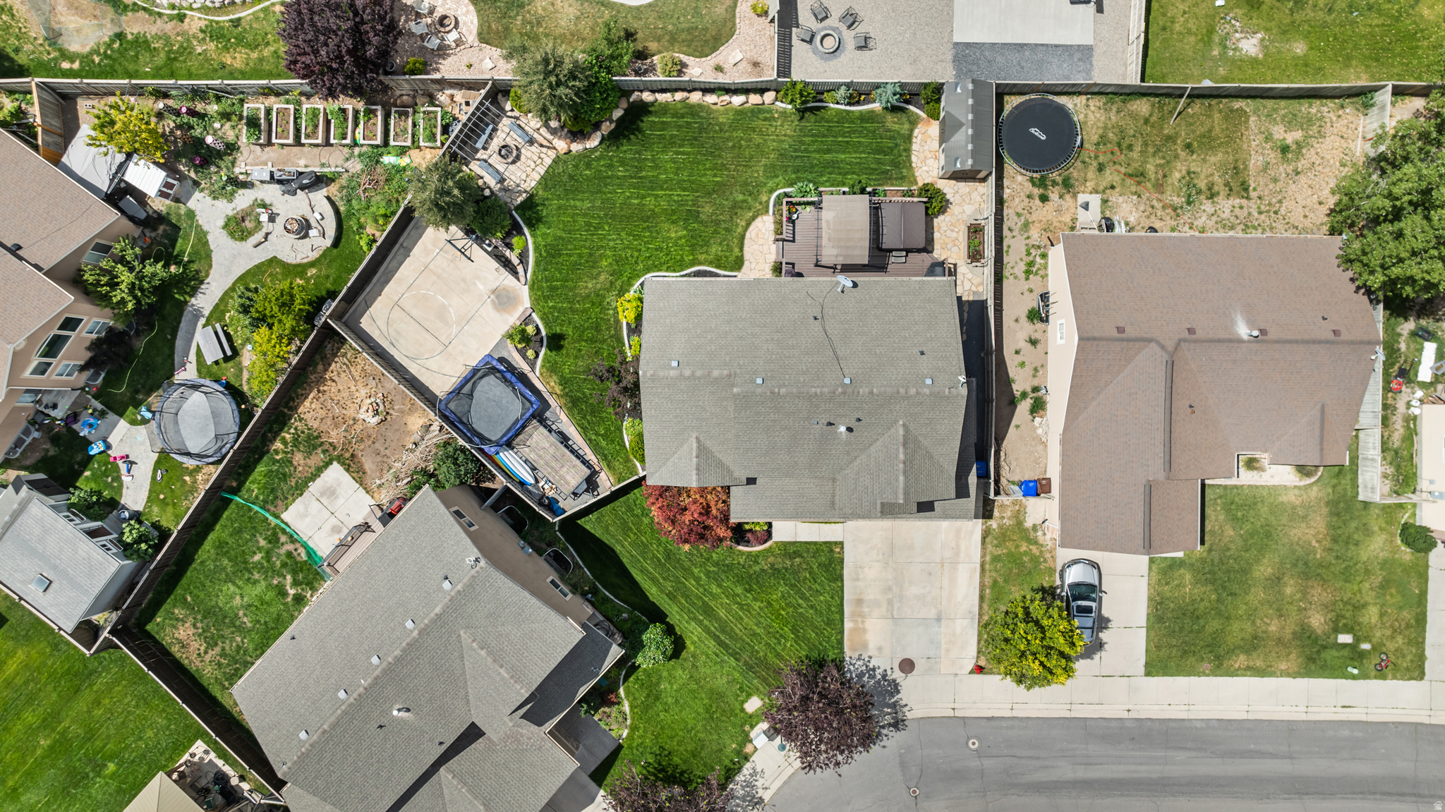 3781 E PINEHURST DR