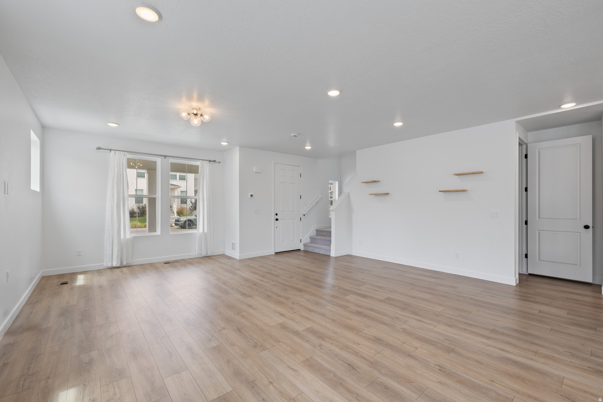 11627 S SILVER POND DR