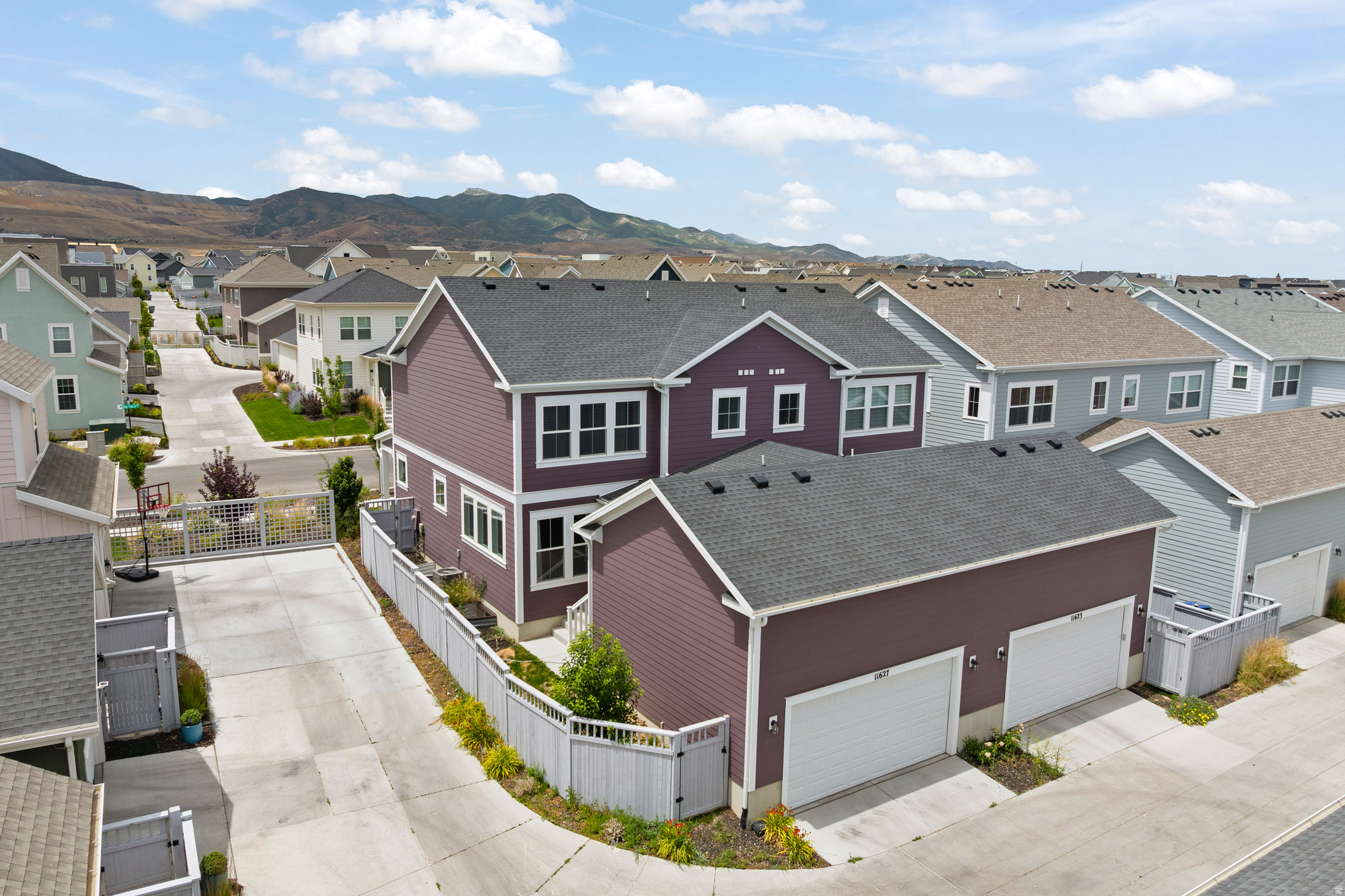11627 S SILVER POND DR