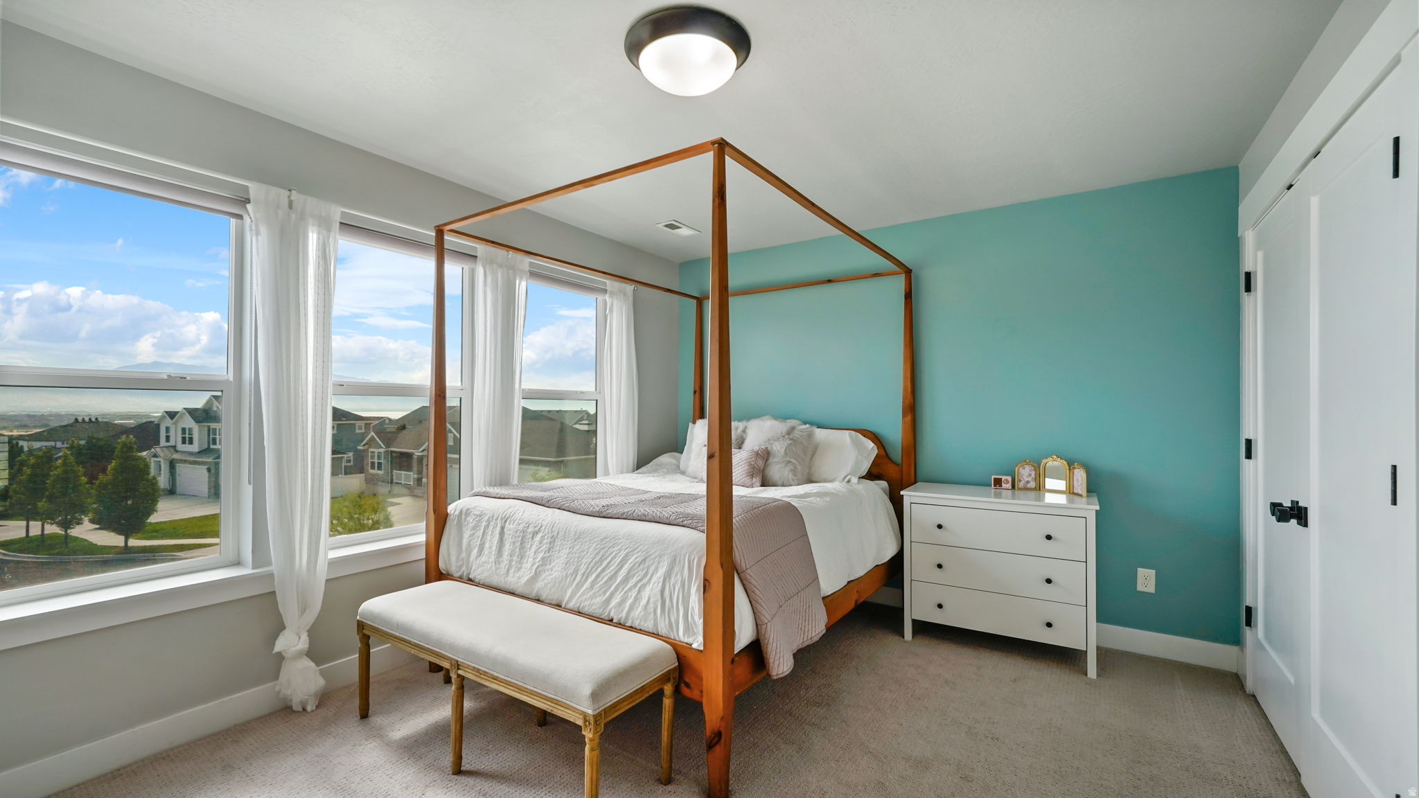 1224 W PEAK PL