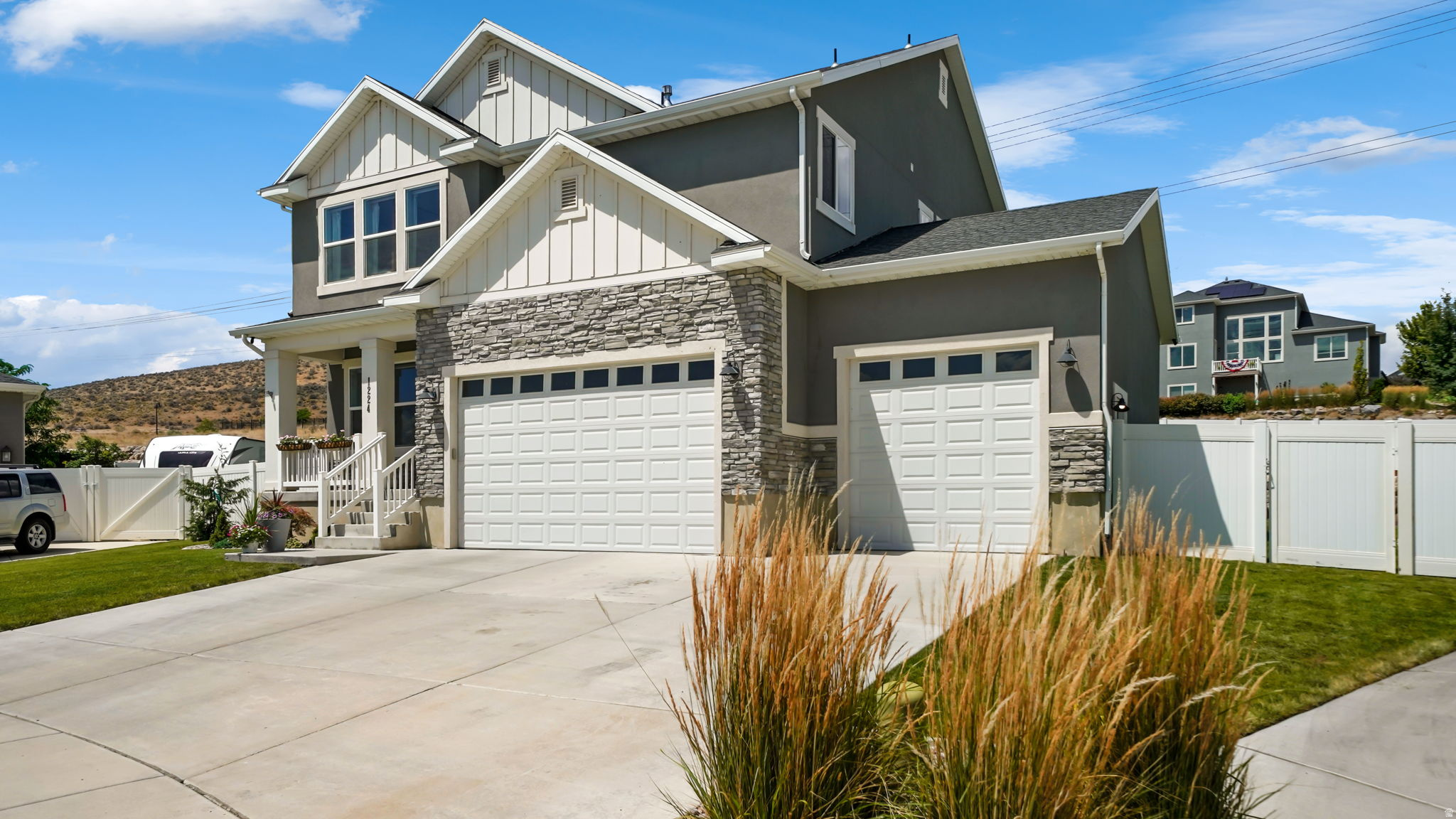 1224 W PEAK PL