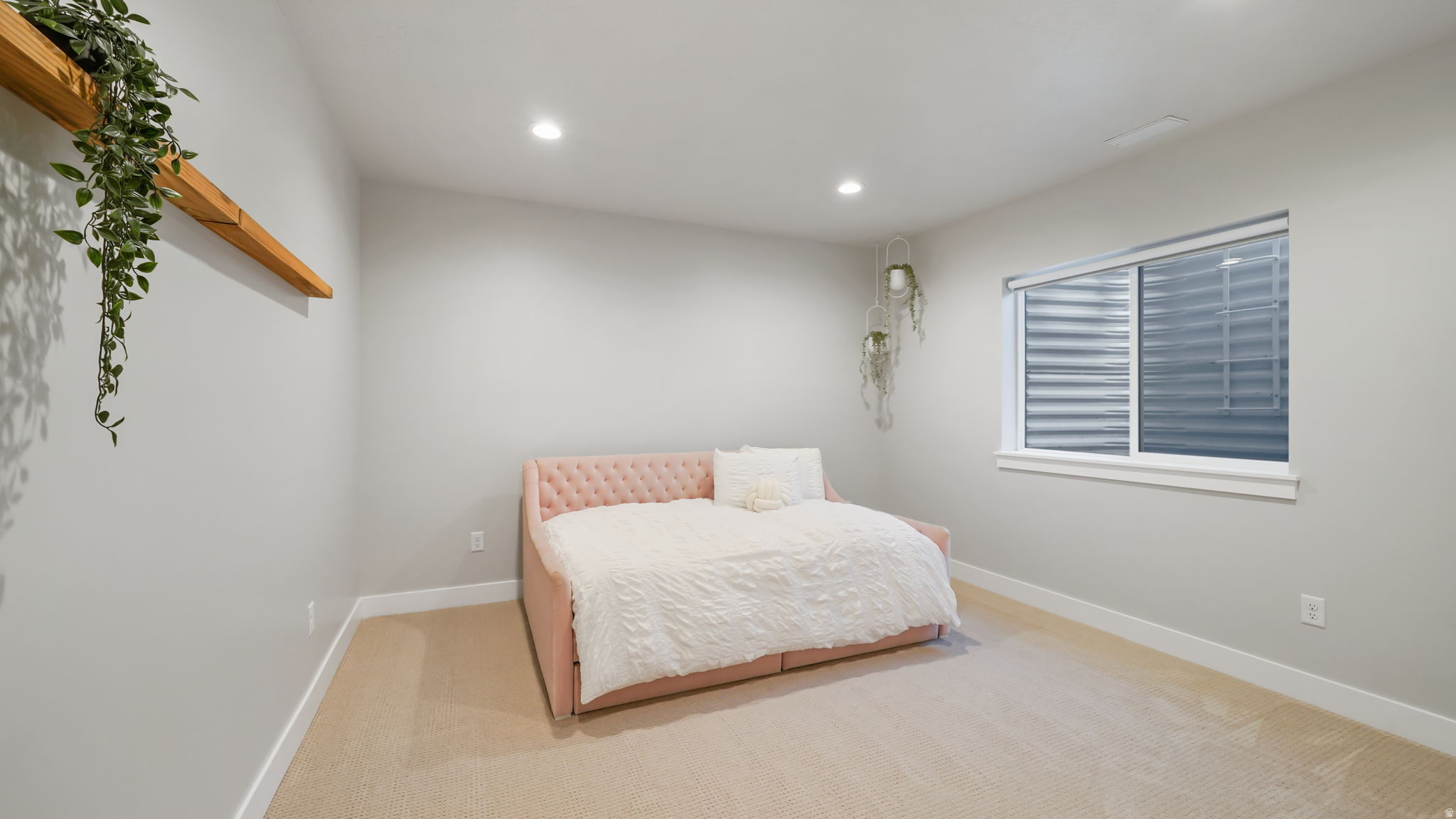 1224 W PEAK PL