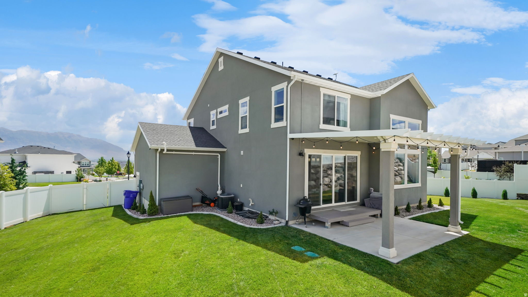 1224 W PEAK PL