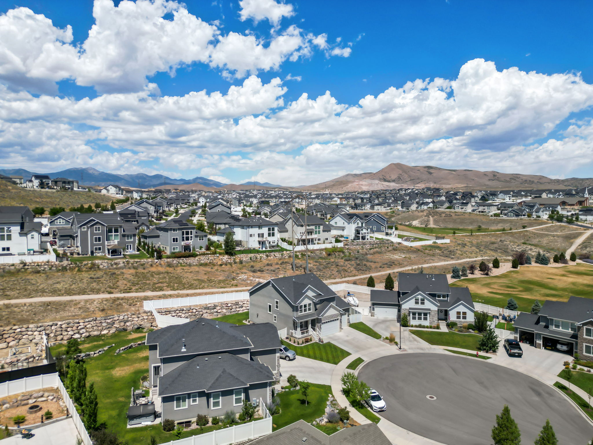 1224 W PEAK PL