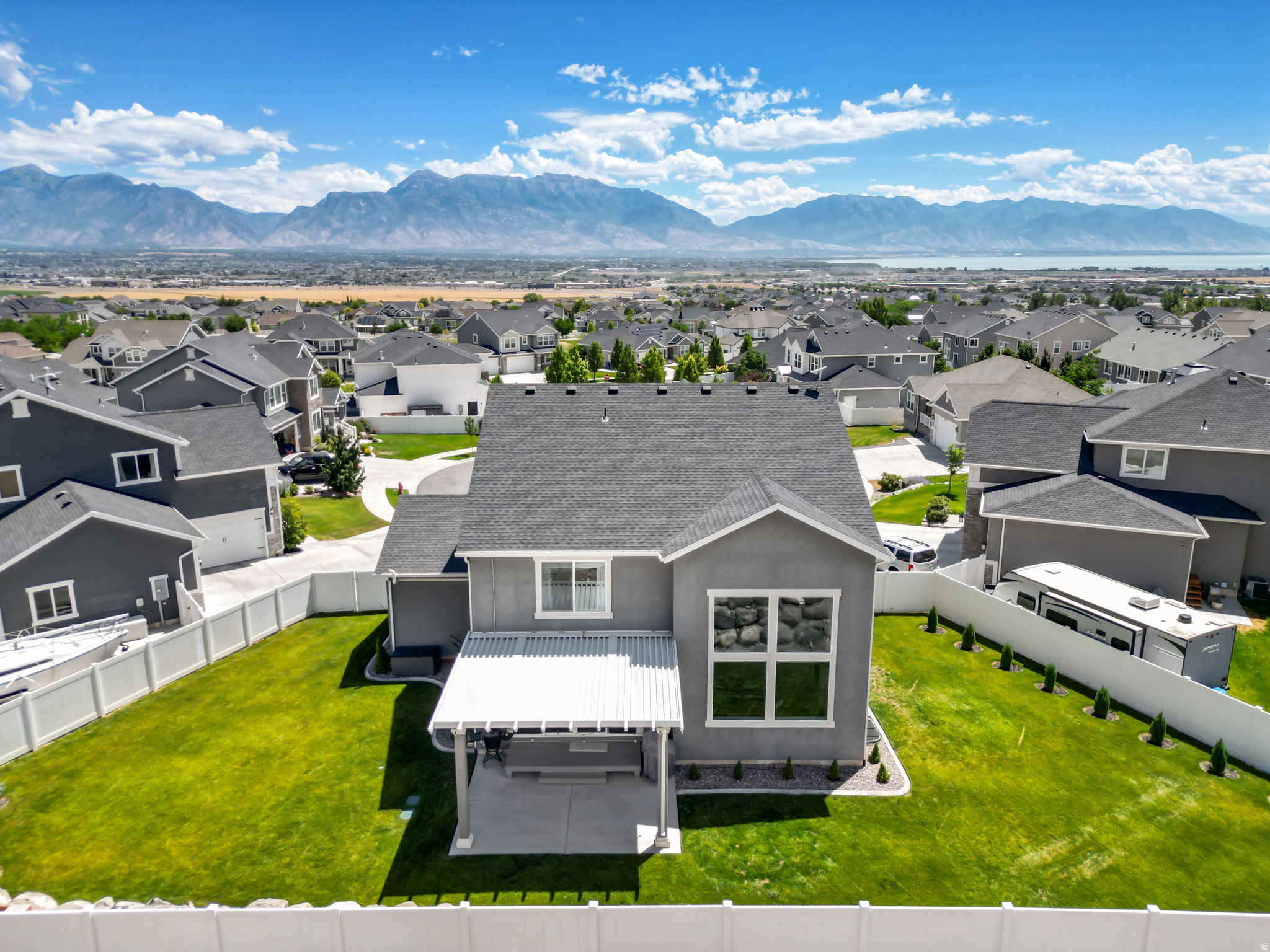 1224 W PEAK PL