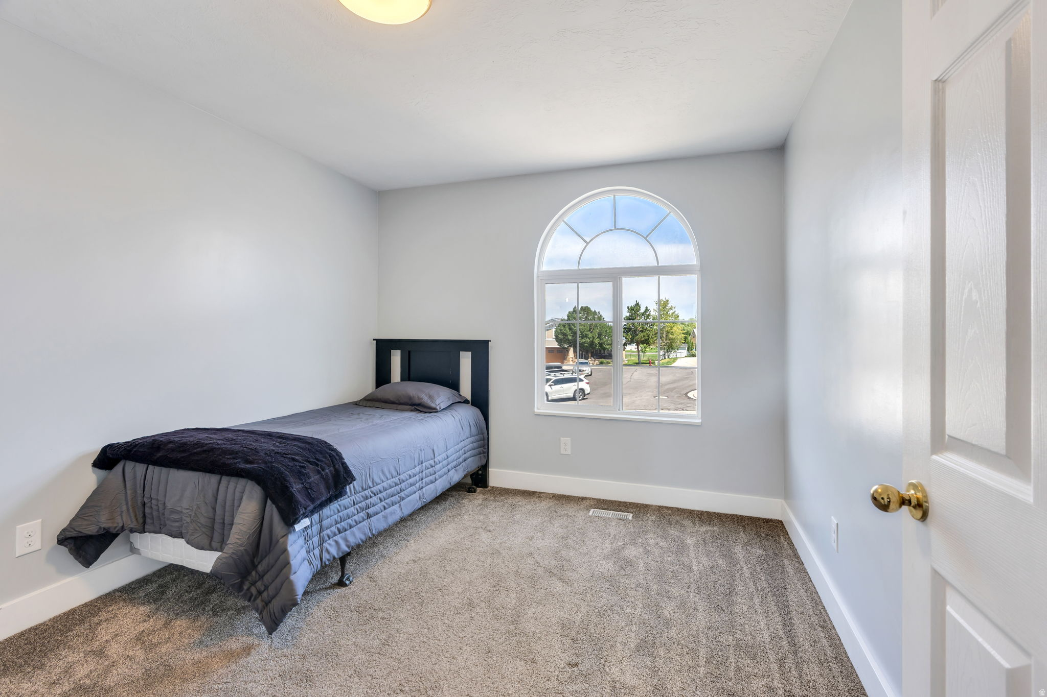 1225 W MATTHEWS WAY