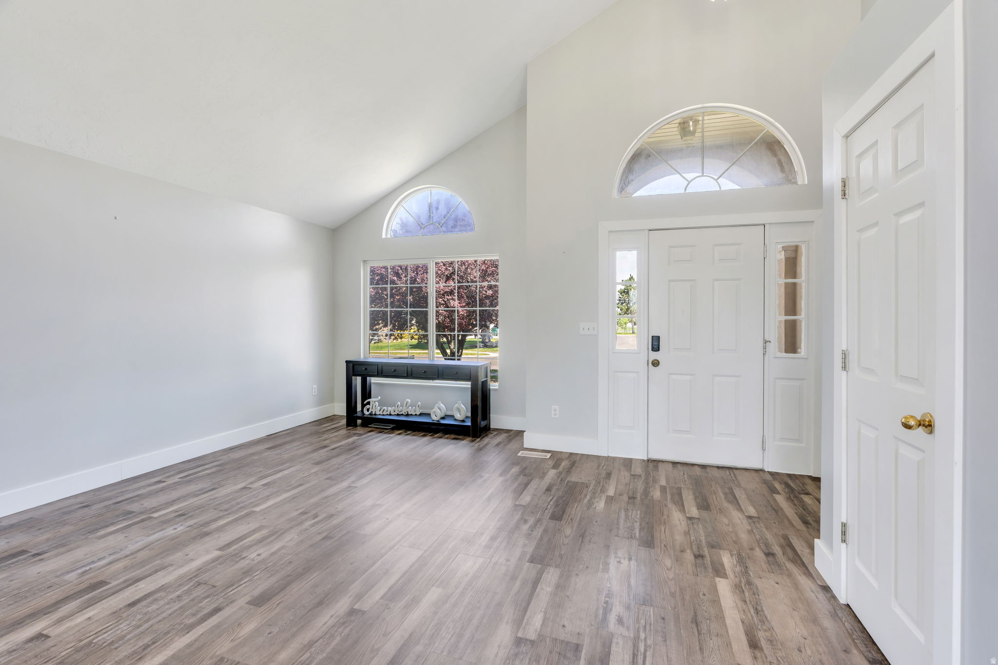 1225 W MATTHEWS WAY