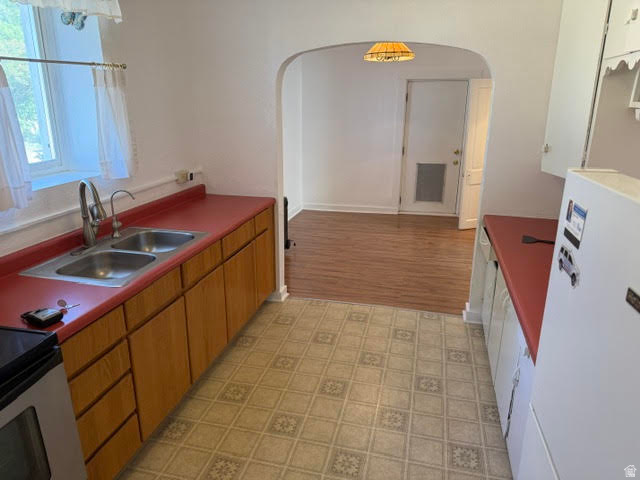 350 W MAIN ST