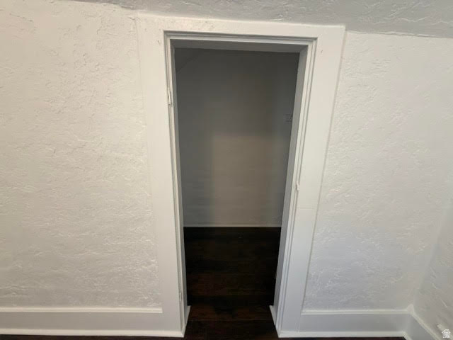 350 W MAIN ST