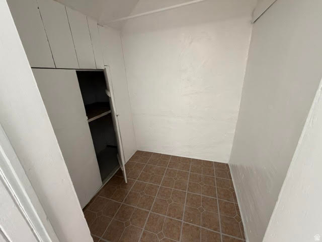 350 W MAIN ST